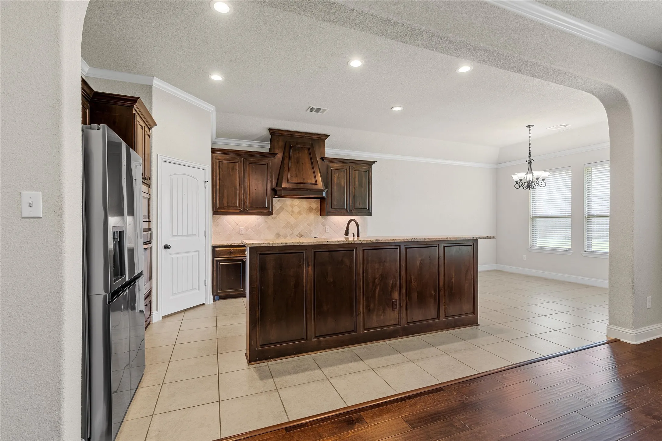 Single Family Residence For Sale in Mc Lennan County , 1093 Hesselridge Drive, Hewitt, Texas 76643, 4 Bedroom, 3 Bathroom, 2 Garage spaces, 2,676 Sqft, built in 2018, mls#21295141, Real Estate Agent in Hewitt, Homes For Sale in Mc Lennan county, Homes For Sale in Hewitt, Realtor in Hewitt Texas, Real Estate Brokerage Independent Realty Texas, Luminita Cordes Realtor