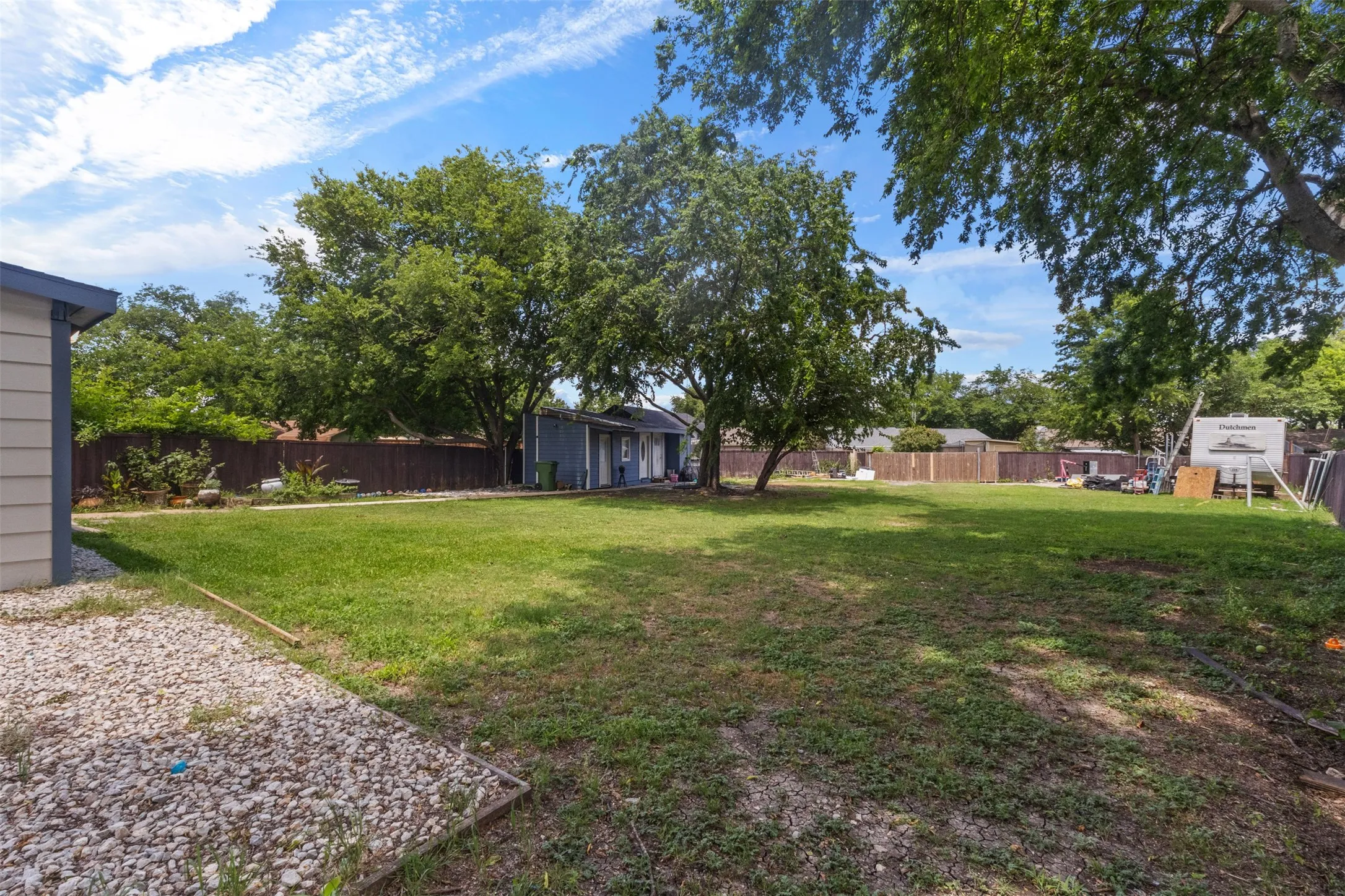 Single Family Residence For Sale in Dallas County , 1065 Sunset Circle, Garland, Texas 75040, 4 Bedroom, 4 Bathroom, 1 Garage spaces, 1,285 Sqft, built in 1972, mls#21293313, Real Estate Agent in Garland, Homes For Sale in Dallas county, Homes For Sale in Garland, Realtor in Garland Texas, Real Estate Brokerage Independent Realty Texas, Luminita Cordes Realtor