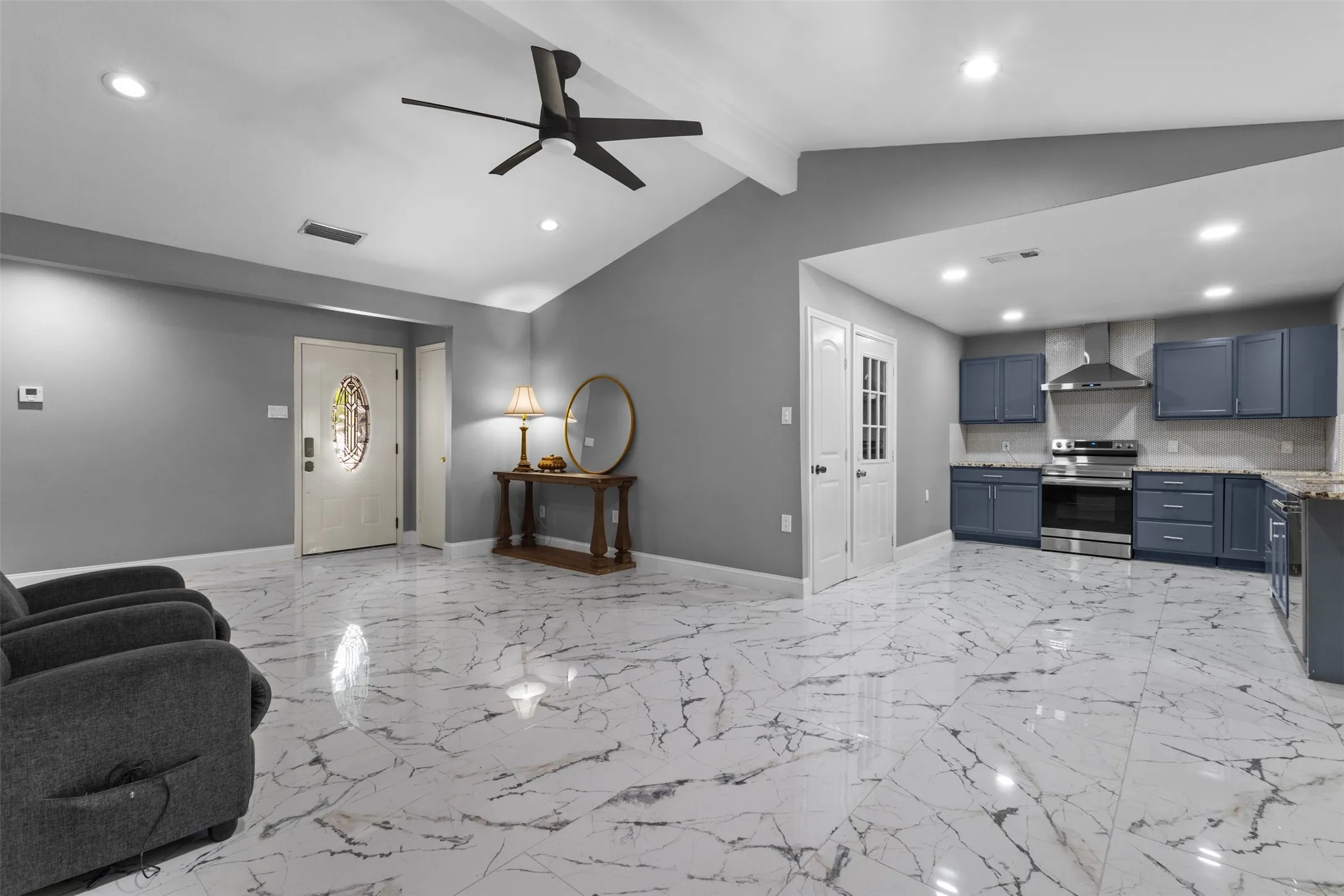 Single Family Residence For Sale in Dallas County , 1065 Sunset Circle, Garland, Texas 75040, 4 Bedroom, 4 Bathroom, 1 Garage spaces, 1,285 Sqft, built in 1972, mls#21293313, Real Estate Agent in Garland, Homes For Sale in Dallas county, Homes For Sale in Garland, Realtor in Garland Texas, Real Estate Brokerage Independent Realty Texas, Luminita Cordes Realtor