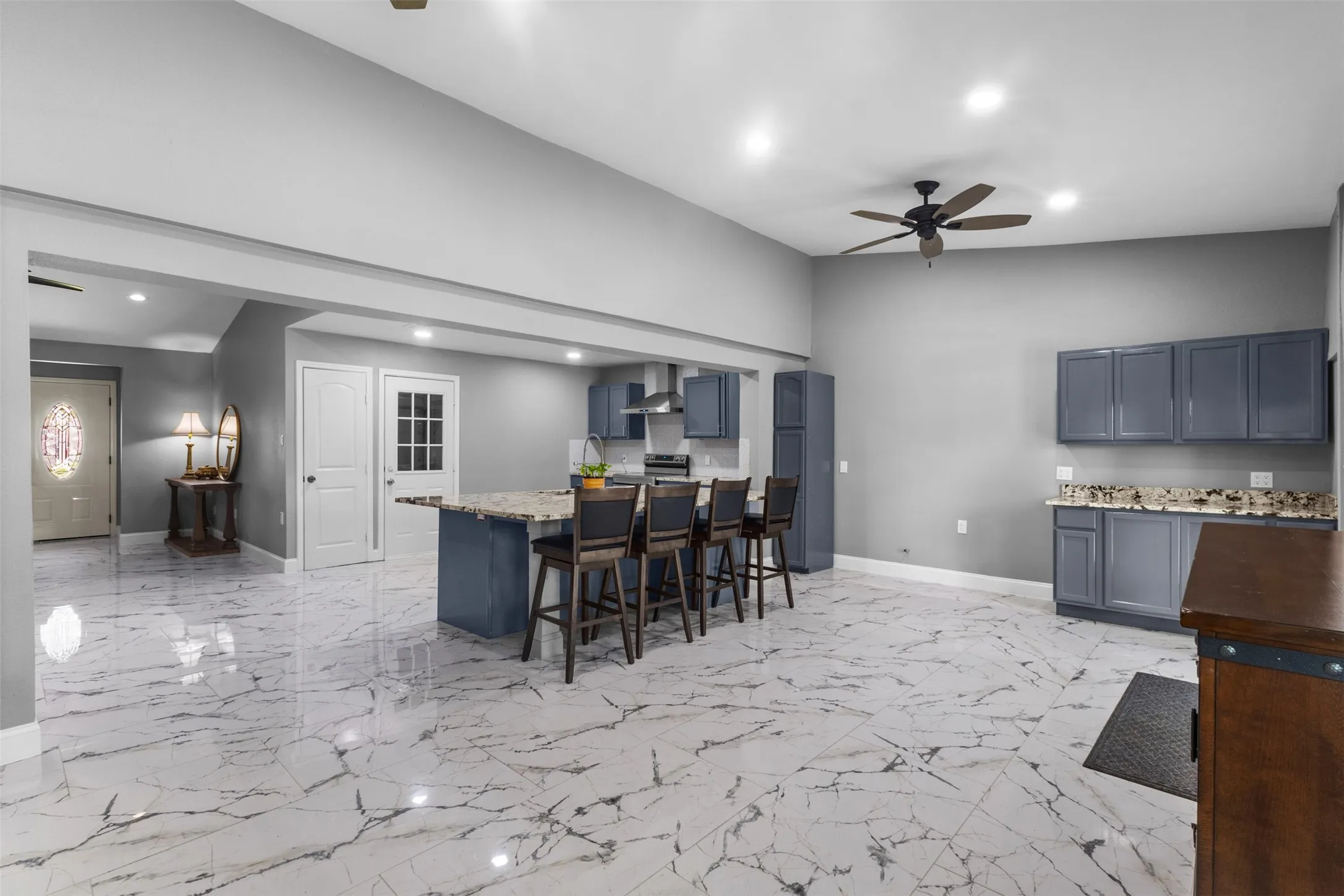 Single Family Residence For Sale in Dallas County , 1065 Sunset Circle, Garland, Texas 75040, 4 Bedroom, 4 Bathroom, 1 Garage spaces, 1,285 Sqft, built in 1972, mls#21293313, Real Estate Agent in Garland, Homes For Sale in Dallas county, Homes For Sale in Garland, Realtor in Garland Texas, Real Estate Brokerage Independent Realty Texas, Luminita Cordes Realtor