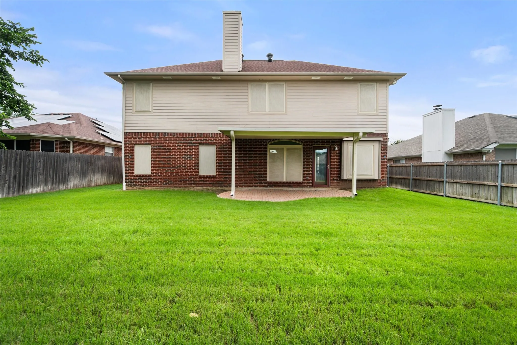 Single Family Residence For Sale in Tarrant County , 6222 St Leonard Drive, Arlington, Texas 76001, 4 Bedroom, 3 Bathroom, 2 Garage spaces, 2,513 Sqft, built in 1997, mls#21296563, Real Estate Agent in Arlington, Homes For Sale in Tarrant county, Homes For Sale in Arlington, Realtor in Arlington Texas, Real Estate Brokerage Independent Realty Texas, Luminita Cordes Realtor