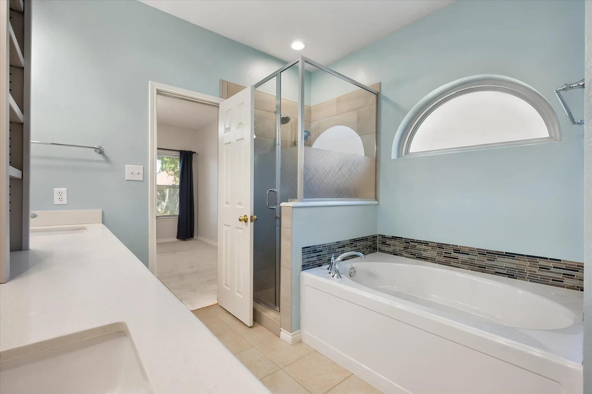 Single Family Residence For Sale in Tarrant County , 6222 St Leonard Drive, Arlington, Texas 76001, 4 Bedroom, 3 Bathroom, 2 Garage spaces, 2,513 Sqft, built in 1997, mls#21296563, Real Estate Agent in Arlington, Homes For Sale in Tarrant county, Homes For Sale in Arlington, Realtor in Arlington Texas, Real Estate Brokerage Independent Realty Texas, Luminita Cordes Realtor