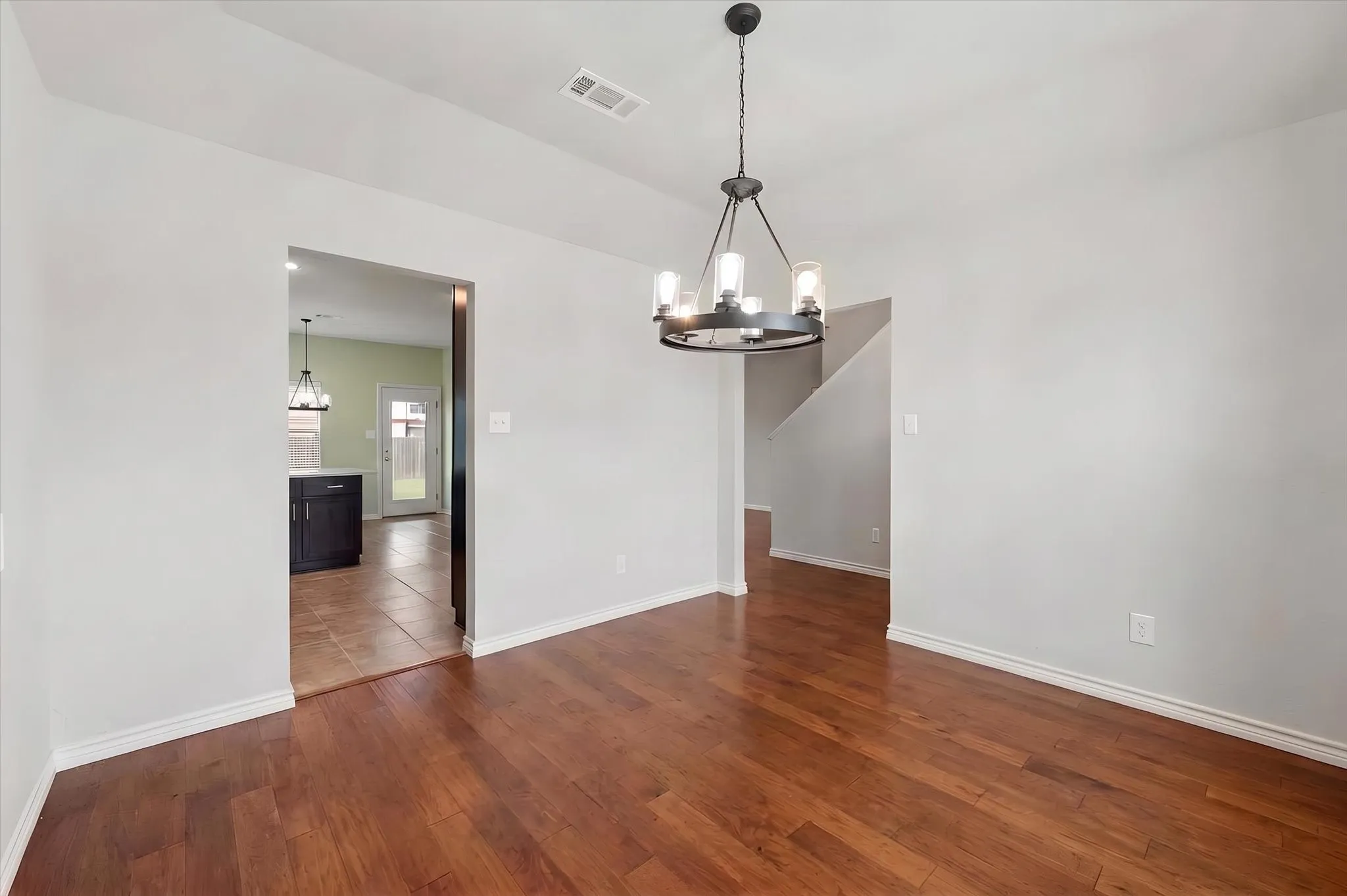 Single Family Residence For Sale in Tarrant County , 6222 St Leonard Drive, Arlington, Texas 76001, 4 Bedroom, 3 Bathroom, 2 Garage spaces, 2,513 Sqft, built in 1997, mls#21296563, Real Estate Agent in Arlington, Homes For Sale in Tarrant county, Homes For Sale in Arlington, Realtor in Arlington Texas, Real Estate Brokerage Independent Realty Texas, Luminita Cordes Realtor