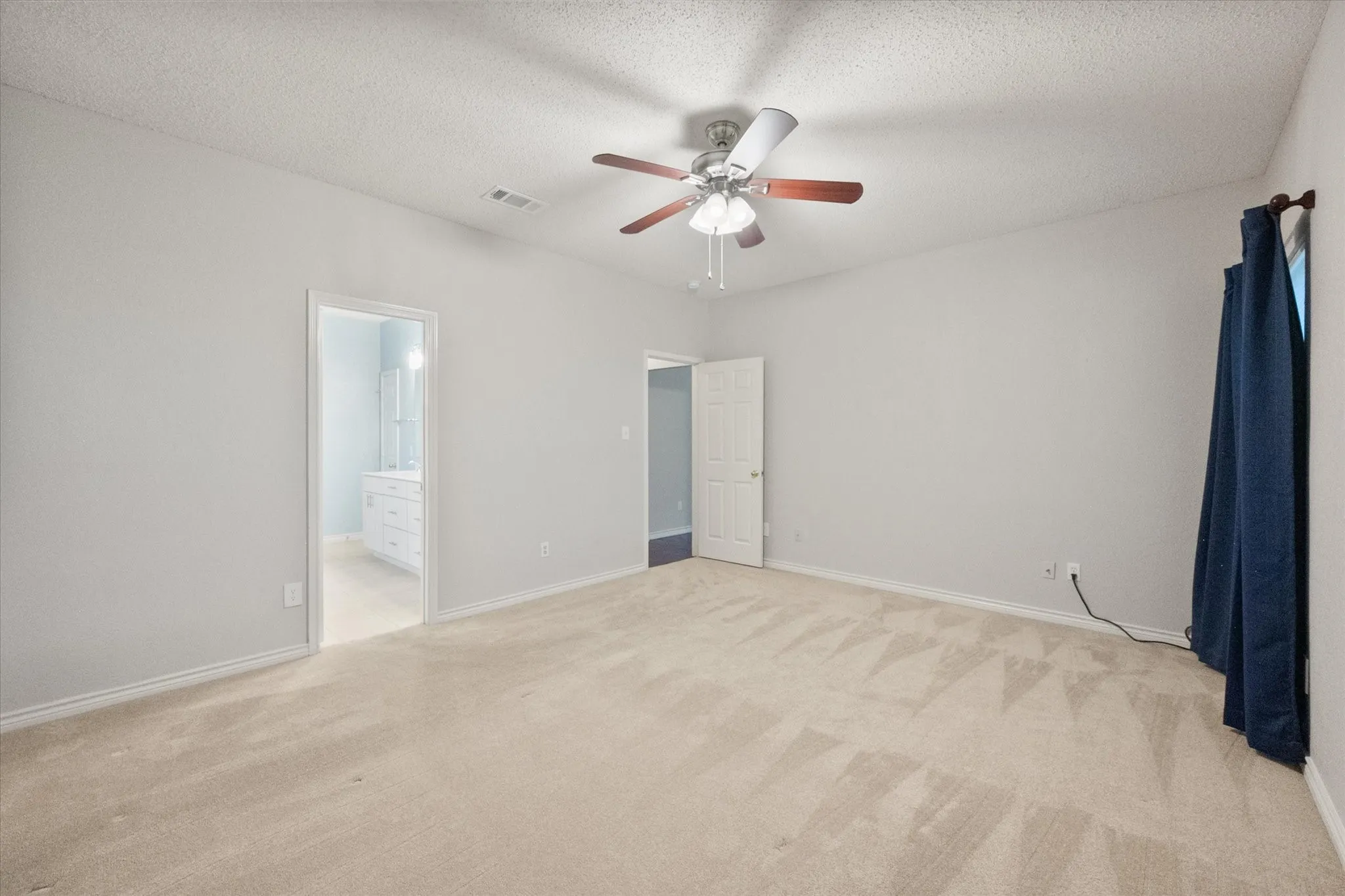 Single Family Residence For Sale in Tarrant County , 6222 St Leonard Drive, Arlington, Texas 76001, 4 Bedroom, 3 Bathroom, 2 Garage spaces, 2,513 Sqft, built in 1997, mls#21296563, Real Estate Agent in Arlington, Homes For Sale in Tarrant county, Homes For Sale in Arlington, Realtor in Arlington Texas, Real Estate Brokerage Independent Realty Texas, Luminita Cordes Realtor