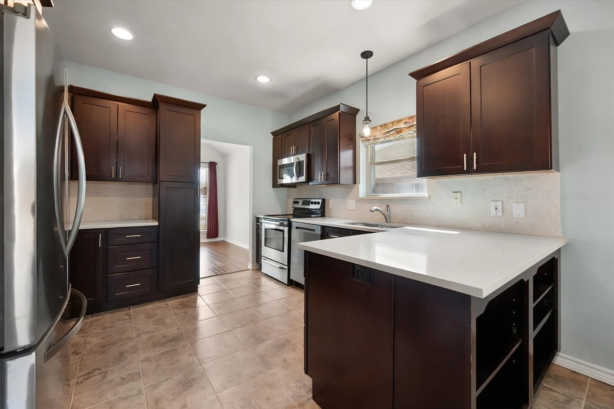 Single Family Residence For Sale in Tarrant County , 6222 St Leonard Drive, Arlington, Texas 76001, 4 Bedroom, 3 Bathroom, 2 Garage spaces, 2,513 Sqft, built in 1997, mls#21296563, Real Estate Agent in Arlington, Homes For Sale in Tarrant county, Homes For Sale in Arlington, Realtor in Arlington Texas, Real Estate Brokerage Independent Realty Texas, Luminita Cordes Realtor