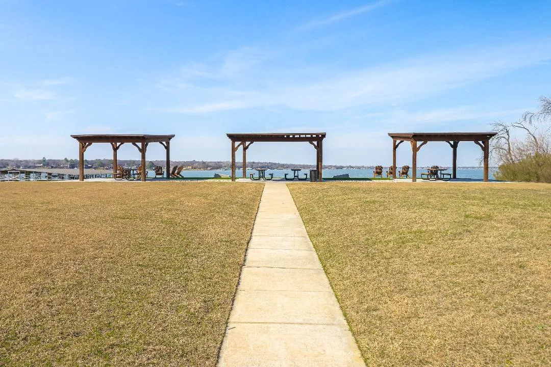 Want to have a picnic? The community has spots ready for your family.