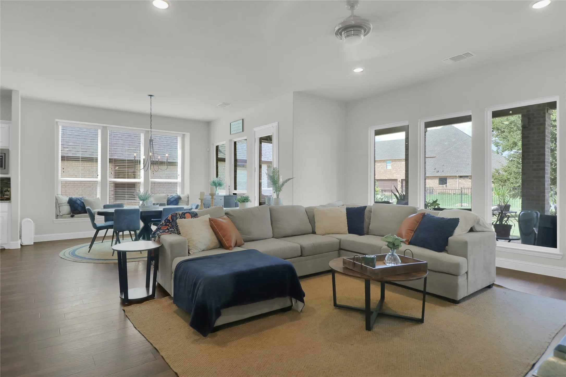 Opposite view of living and breakfast areas.