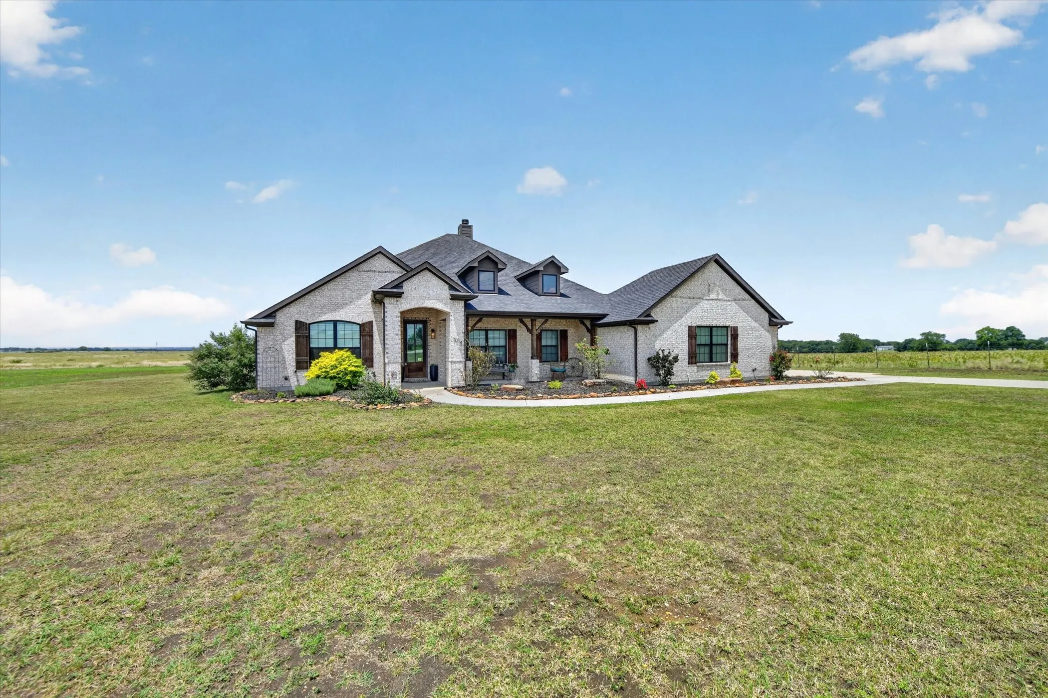 Single Family Residence For Sale in Denton County , 7014 Davidson Road, Sanger, Texas 76266, 5 Bedroom, 2 Bathroom, 2 Garage spaces, 2,229 Sqft, built in 2022, mls#21296911, Real Estate Agent in Sanger, Homes For Sale in Denton county, Homes For Sale in Sanger, Realtor in Sanger Texas, Real Estate Brokerage Independent Realty Texas, Luminita Cordes Realtor