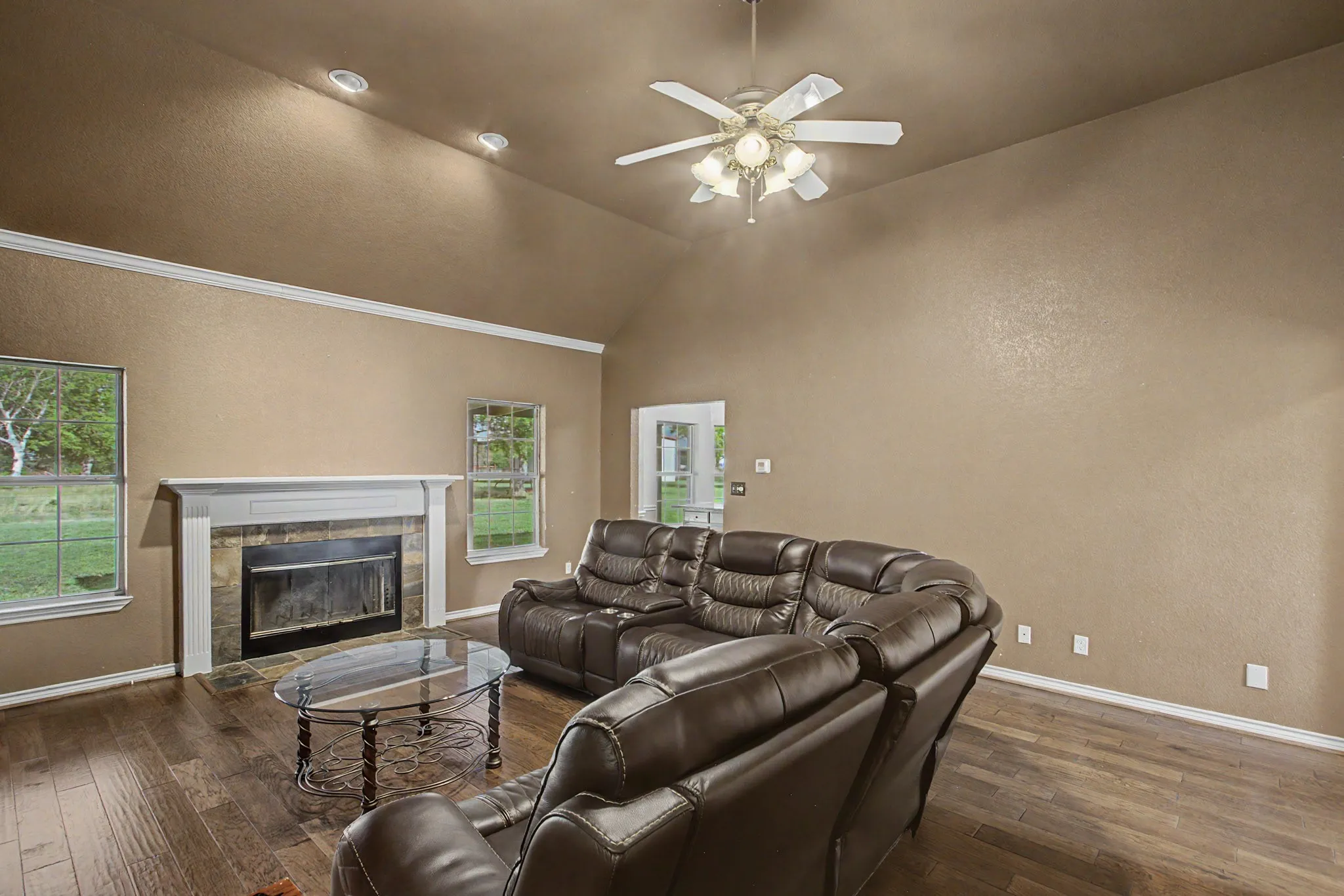 Single Family Residence For Sale in Wise County , 483 Christy Kay Lane, Rhome, Texas 76078, 3 Bedroom, 2 Bathroom, 2 Garage spaces, 2,012 Sqft, built in 1997, mls#21295993, Real Estate Agent in Rhome, Homes For Sale in Wise county, Homes For Sale in Rhome, Realtor in Rhome Texas, Real Estate Brokerage Independent Realty Texas, Luminita Cordes Realtor