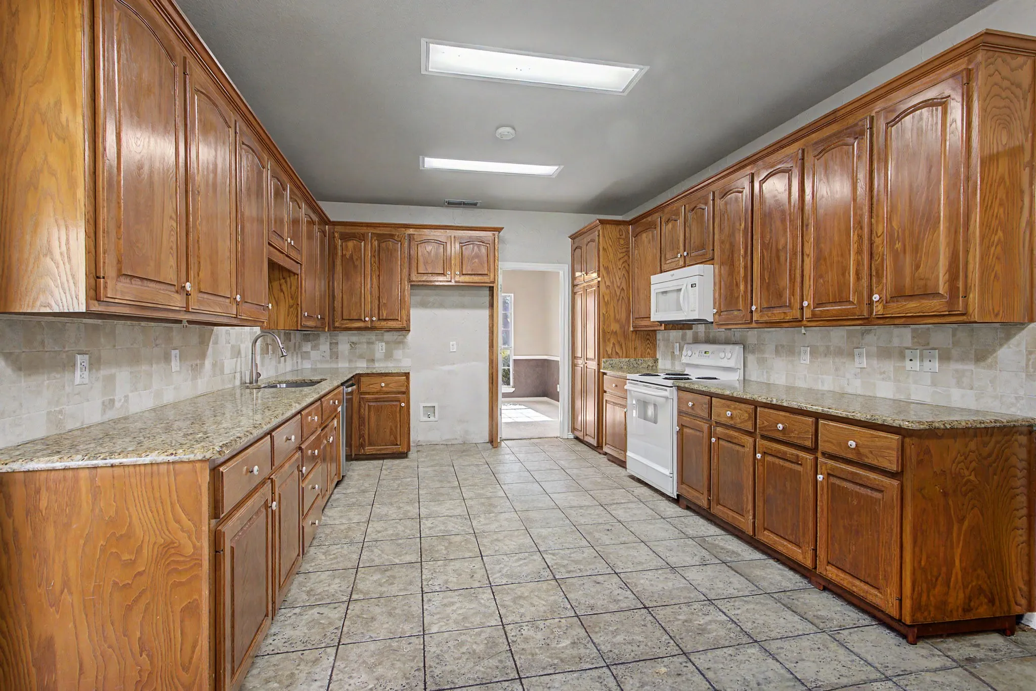 Single Family Residence For Sale in Wise County , 483 Christy Kay Lane, Rhome, Texas 76078, 3 Bedroom, 2 Bathroom, 2 Garage spaces, 2,012 Sqft, built in 1997, mls#21295993, Real Estate Agent in Rhome, Homes For Sale in Wise county, Homes For Sale in Rhome, Realtor in Rhome Texas, Real Estate Brokerage Independent Realty Texas, Luminita Cordes Realtor
