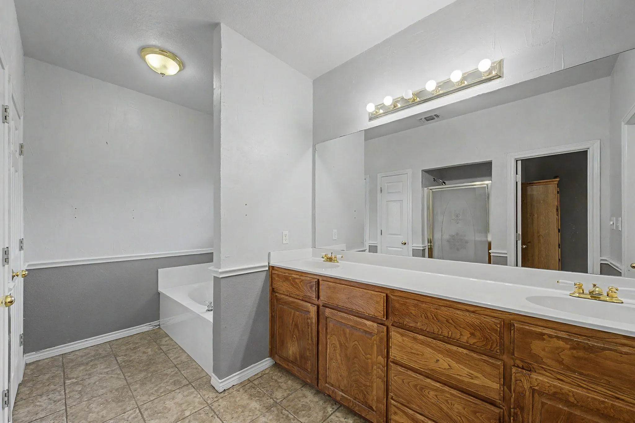 Single Family Residence For Sale in Wise County , 483 Christy Kay Lane, Rhome, Texas 76078, 3 Bedroom, 2 Bathroom, 2 Garage spaces, 2,012 Sqft, built in 1997, mls#21295993, Real Estate Agent in Rhome, Homes For Sale in Wise county, Homes For Sale in Rhome, Realtor in Rhome Texas, Real Estate Brokerage Independent Realty Texas, Luminita Cordes Realtor