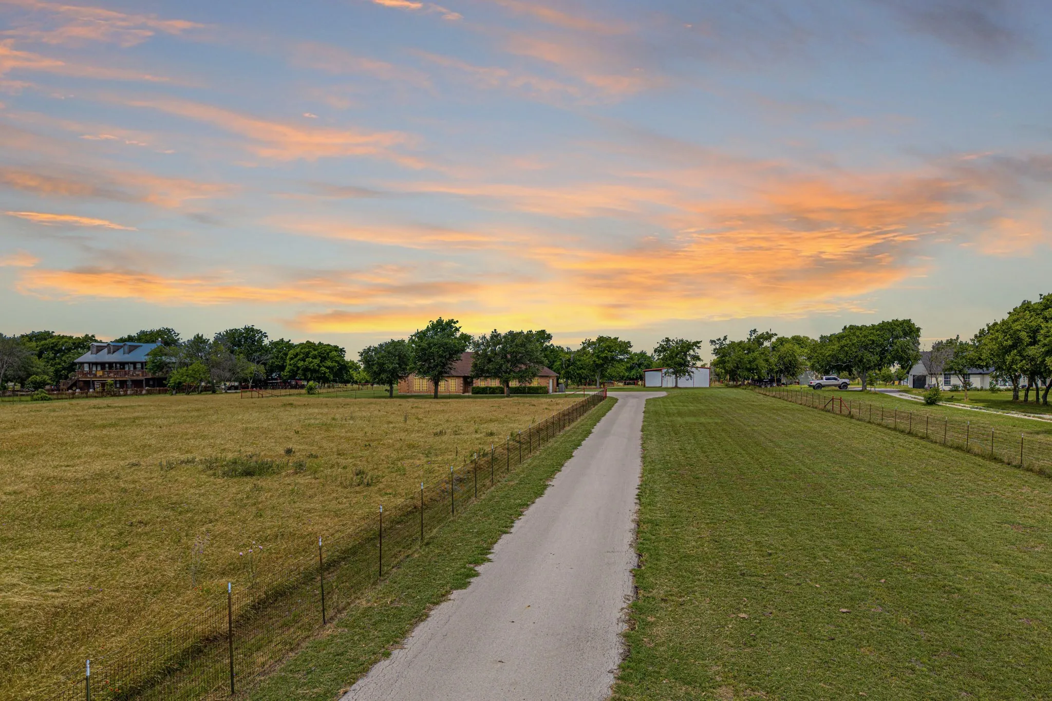 Single Family Residence For Sale in Wise County , 483 Christy Kay Lane, Rhome, Texas 76078, 3 Bedroom, 2 Bathroom, 2 Garage spaces, 2,012 Sqft, built in 1997, mls#21295993, Real Estate Agent in Rhome, Homes For Sale in Wise county, Homes For Sale in Rhome, Realtor in Rhome Texas, Real Estate Brokerage Independent Realty Texas, Luminita Cordes Realtor