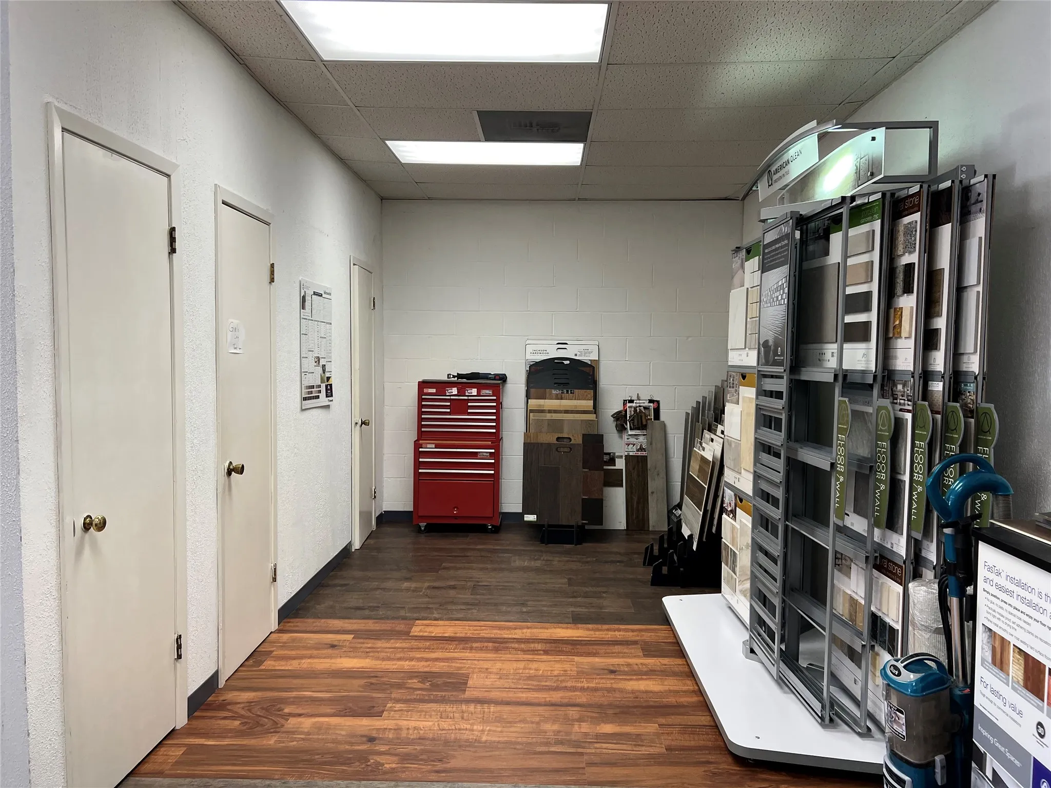 Retail For Sale in Nolan County , 906 E 15th Street, Sweetwater, Texas 79556, 0, 0, Garage spaces, 0 Sqft, built in 1983, mls#21295812, Real Estate Agent in Sweetwater, Homes For Sale in Nolan county, Homes For Sale in Sweetwater, Realtor in Sweetwater Texas, Real Estate Brokerage Independent Realty Texas, Luminita Cordes Realtor