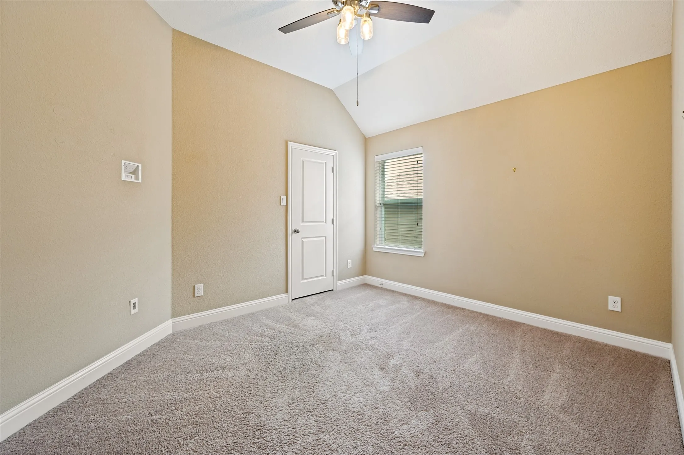Single Family Residence For Rent in Denton County , 2449 Kingsgate Drive, Little Elm, Texas 75068, 4 Bedrooms, 4 Bathrooms, 2 Garage spaces, 3,005 Sqft, built in 2015, Price $3,200, mls#21297230, Real Estate Agent in Little Elm, Homes For Rent in Denton county, Homes For Rent in Little Elm, Realtor in Little Elm Texas, Real Estate Brokerage Independent Realty Texas, Luminita Cordes Realtor