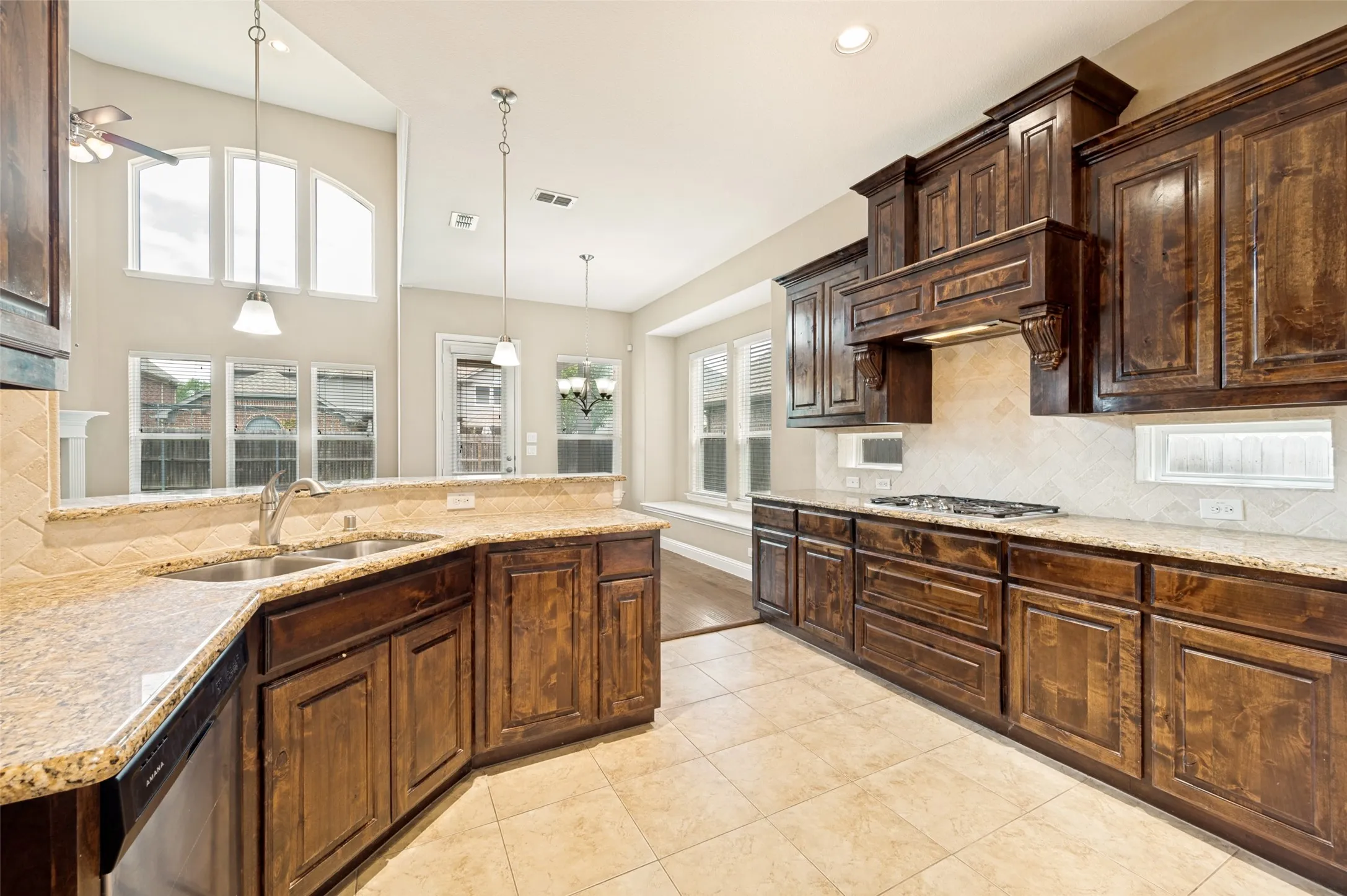 Single Family Residence For Rent in Denton County , 2449 Kingsgate Drive, Little Elm, Texas 75068, 4 Bedrooms, 4 Bathrooms, 2 Garage spaces, 3,005 Sqft, built in 2015, Price $3,200, mls#21297230, Real Estate Agent in Little Elm, Homes For Rent in Denton county, Homes For Rent in Little Elm, Realtor in Little Elm Texas, Real Estate Brokerage Independent Realty Texas, Luminita Cordes Realtor
