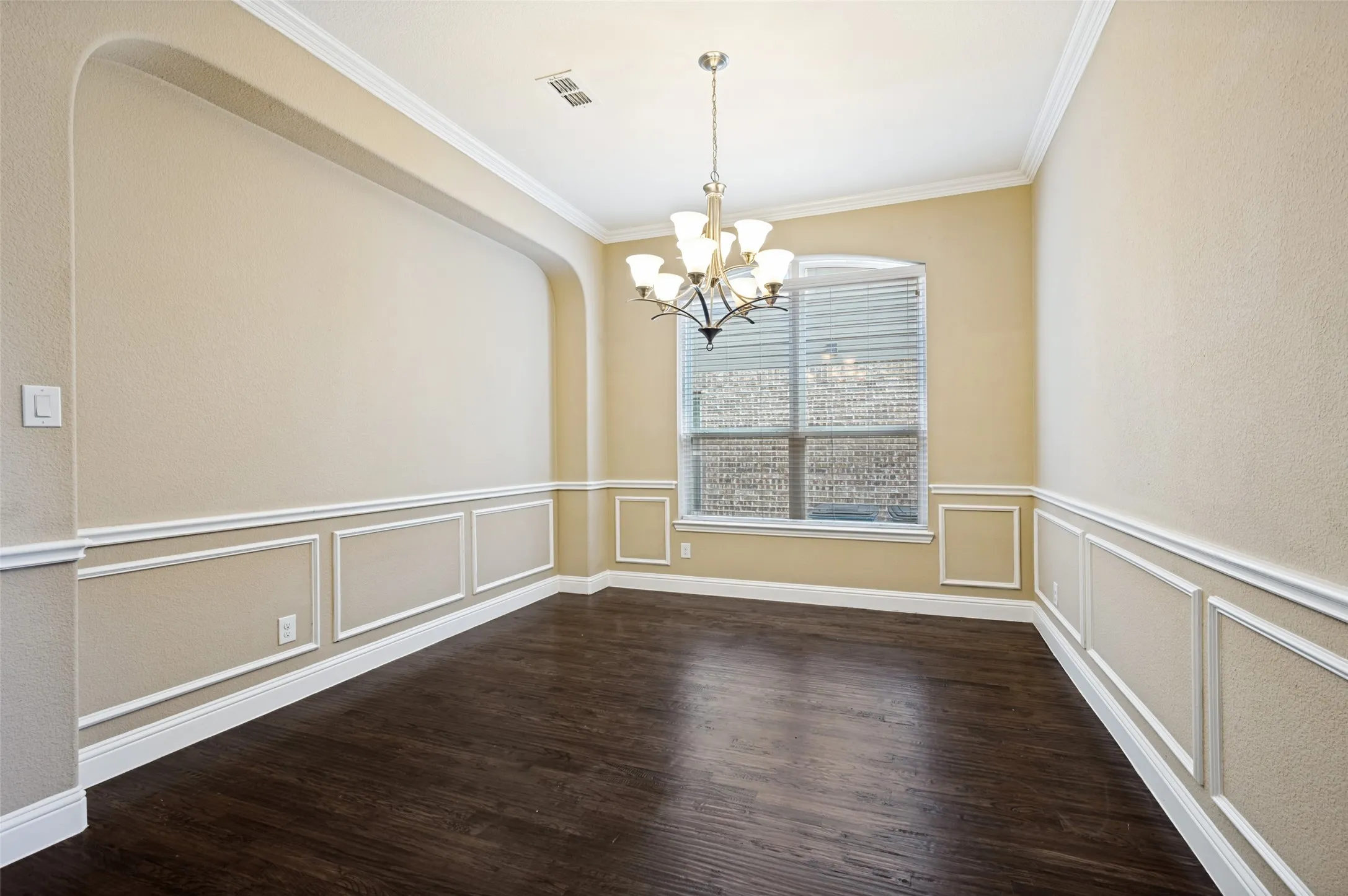 Single Family Residence For Rent in Denton County , 2449 Kingsgate Drive, Little Elm, Texas 75068, 4 Bedrooms, 4 Bathrooms, 2 Garage spaces, 3,005 Sqft, built in 2015, Price $3,200, mls#21297230, Real Estate Agent in Little Elm, Homes For Rent in Denton county, Homes For Rent in Little Elm, Realtor in Little Elm Texas, Real Estate Brokerage Independent Realty Texas, Luminita Cordes Realtor