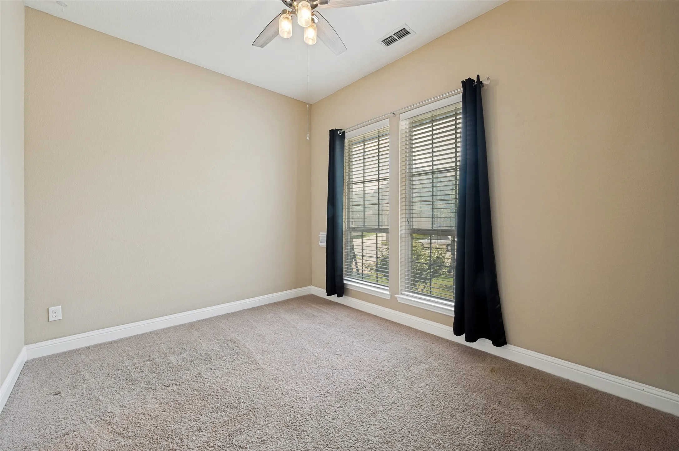 Single Family Residence For Rent in Denton County , 2449 Kingsgate Drive, Little Elm, Texas 75068, 4 Bedrooms, 4 Bathrooms, 2 Garage spaces, 3,005 Sqft, built in 2015, Price $3,200, mls#21297230, Real Estate Agent in Little Elm, Homes For Rent in Denton county, Homes For Rent in Little Elm, Realtor in Little Elm Texas, Real Estate Brokerage Independent Realty Texas, Luminita Cordes Realtor
