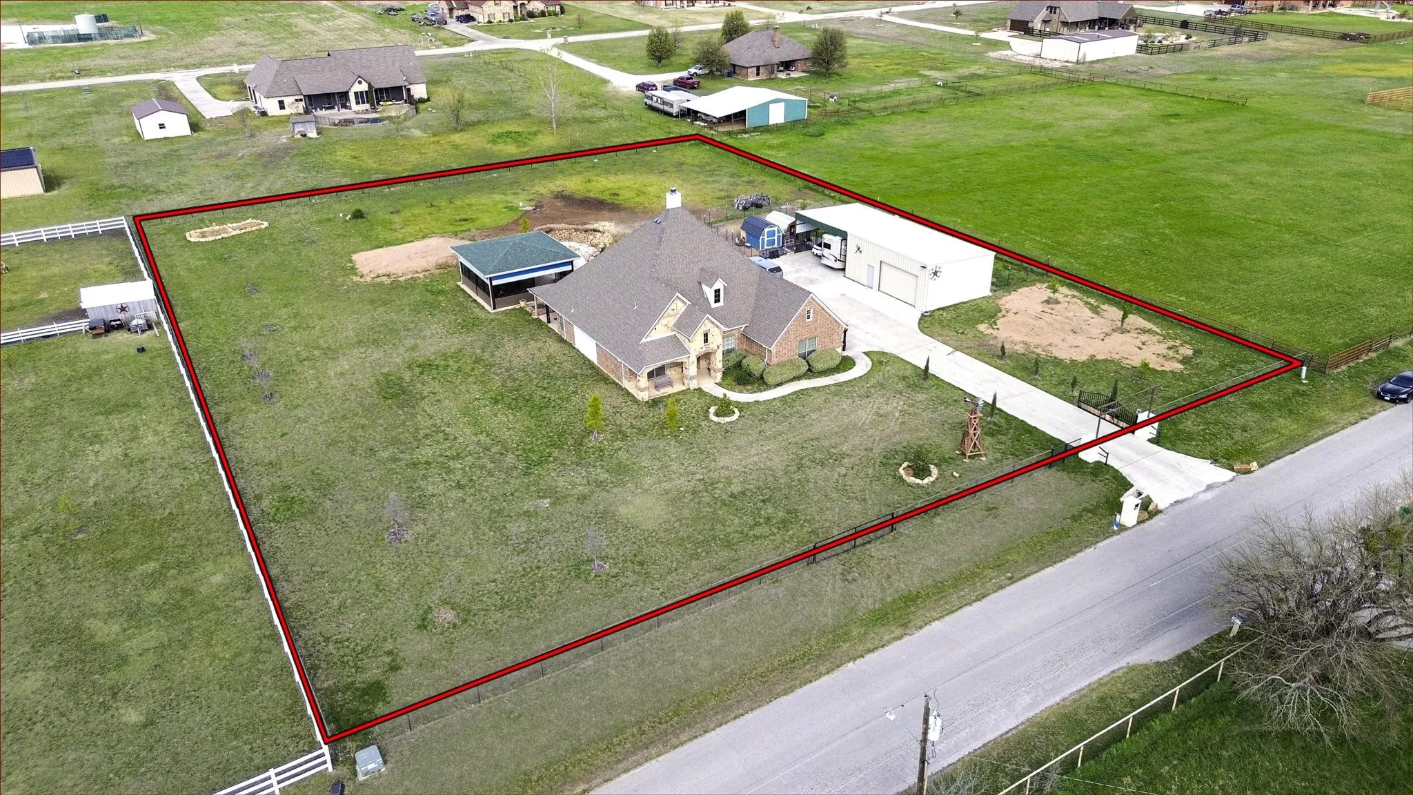 Single Family Residence For Sale in Denton County , 119 George Owens Road, Ponder, Texas 76259, 4 Bedroom, 2 Bathroom, Garage spaces, 2,224 Sqft, built in 2013, mls#21296193, Real Estate Agent in Ponder, Homes For Sale in Denton county, Homes For Sale in Ponder, Realtor in Ponder Texas, Real Estate Brokerage Independent Realty Texas, Luminita Cordes Realtor