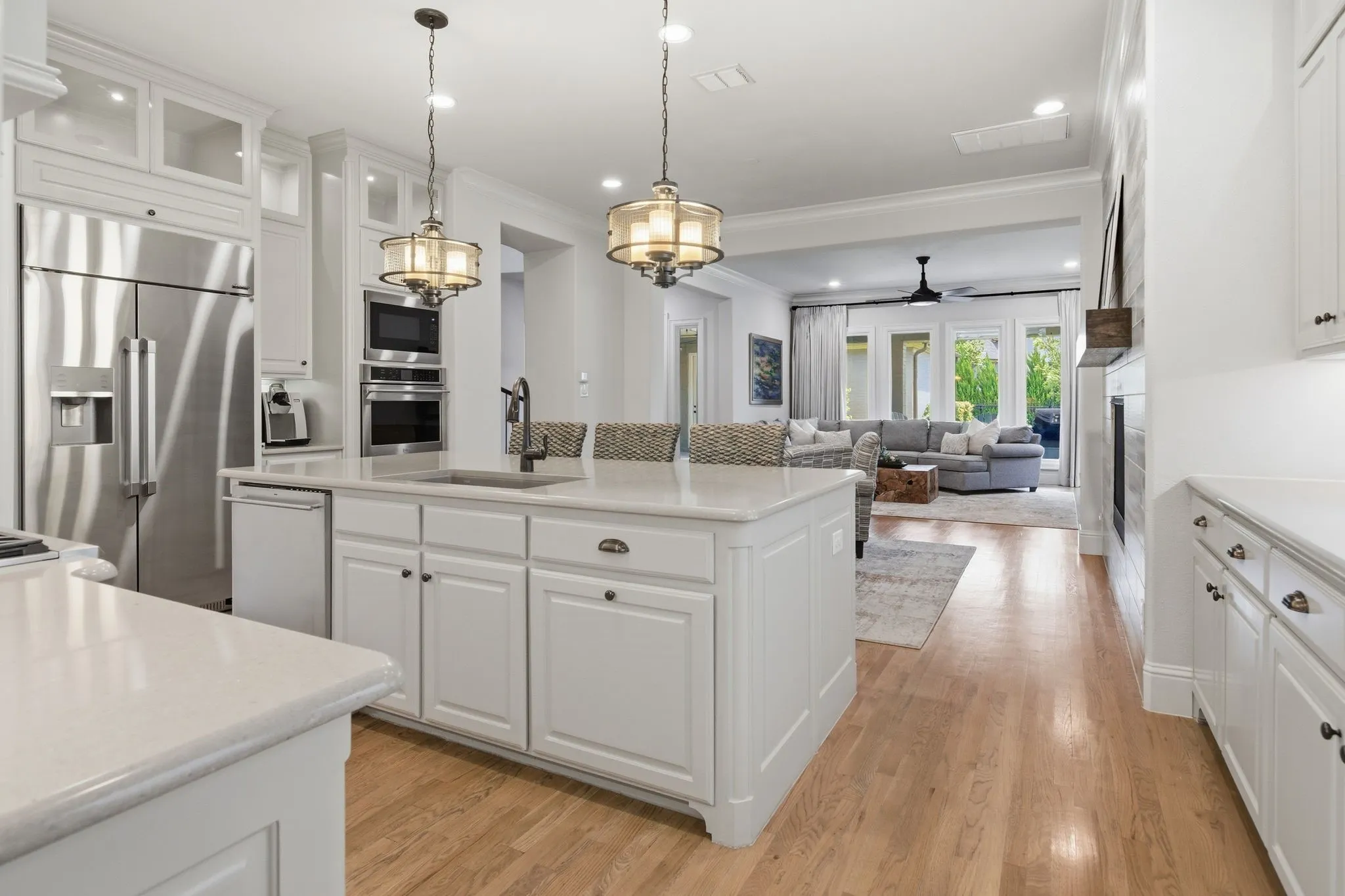 Single Family Residence For Sale in Denton County , 4150 Fallbrook Drive, Frisco, Texas 75033, 4 Bedroom, 4 Bathroom, 3 Garage spaces, 4,227 Sqft, built in 2015, mls#21291379, Real Estate Agent in Frisco, Homes For Sale in Denton county, Homes For Sale in Frisco, Realtor in Frisco Texas, Real Estate Brokerage Independent Realty Texas, Luminita Cordes Realtor
