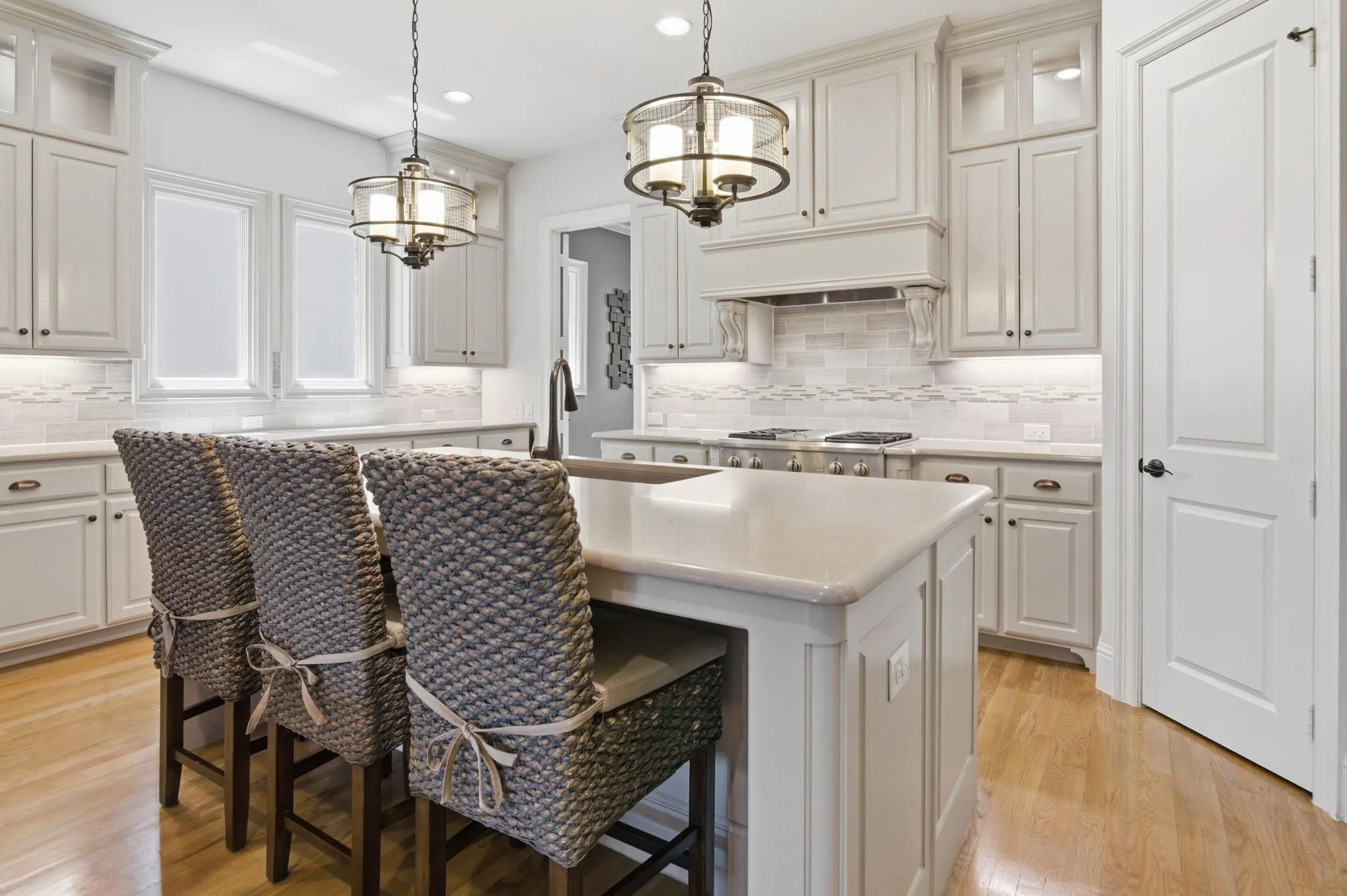 Single Family Residence For Sale in Denton County , 4150 Fallbrook Drive, Frisco, Texas 75033, 4 Bedroom, 4 Bathroom, 3 Garage spaces, 4,227 Sqft, built in 2015, mls#21291379, Real Estate Agent in Frisco, Homes For Sale in Denton county, Homes For Sale in Frisco, Realtor in Frisco Texas, Real Estate Brokerage Independent Realty Texas, Luminita Cordes Realtor