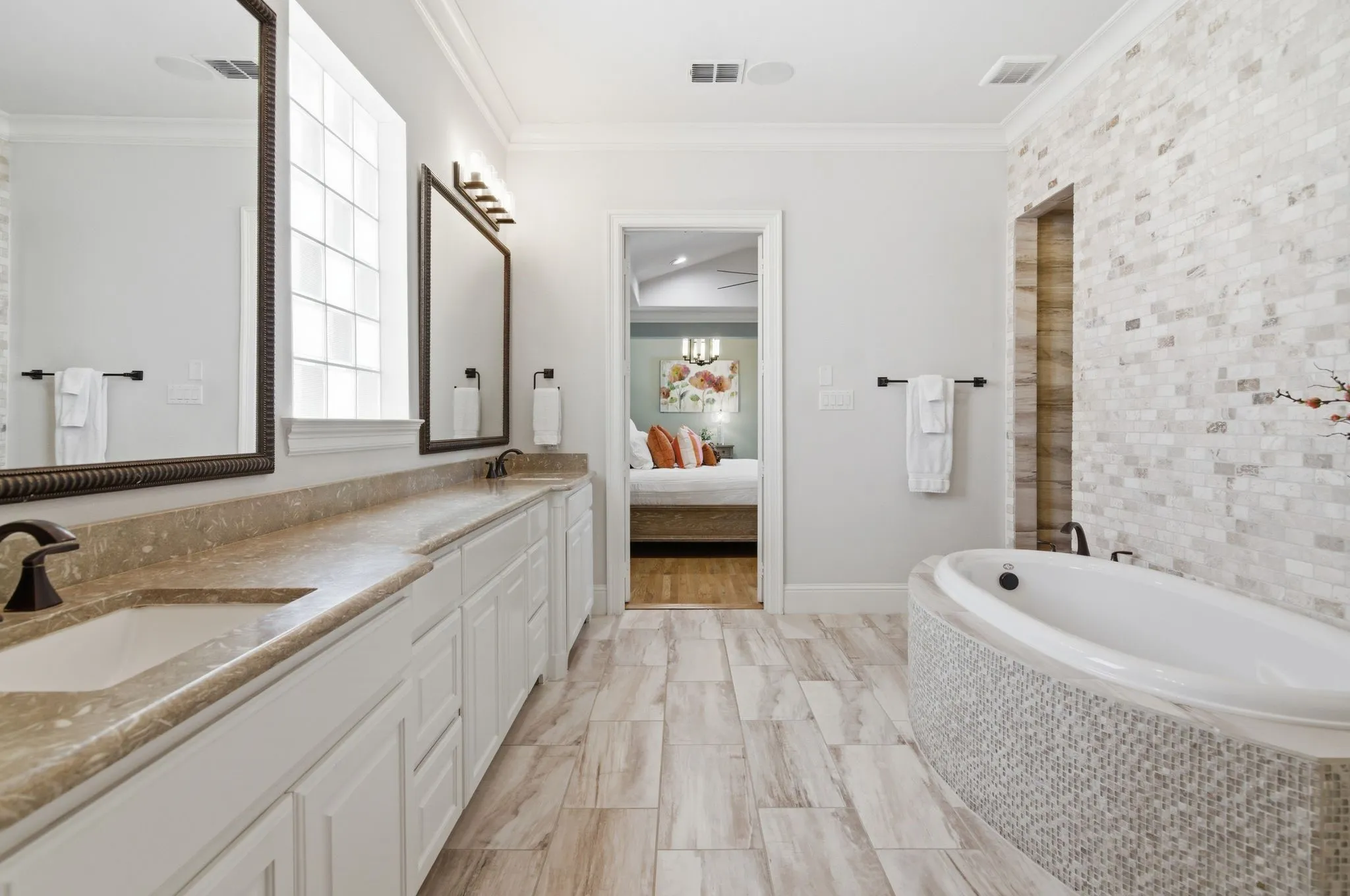 Single Family Residence For Sale in Denton County , 4150 Fallbrook Drive, Frisco, Texas 75033, 4 Bedroom, 4 Bathroom, 3 Garage spaces, 4,227 Sqft, built in 2015, mls#21291379, Real Estate Agent in Frisco, Homes For Sale in Denton county, Homes For Sale in Frisco, Realtor in Frisco Texas, Real Estate Brokerage Independent Realty Texas, Luminita Cordes Realtor