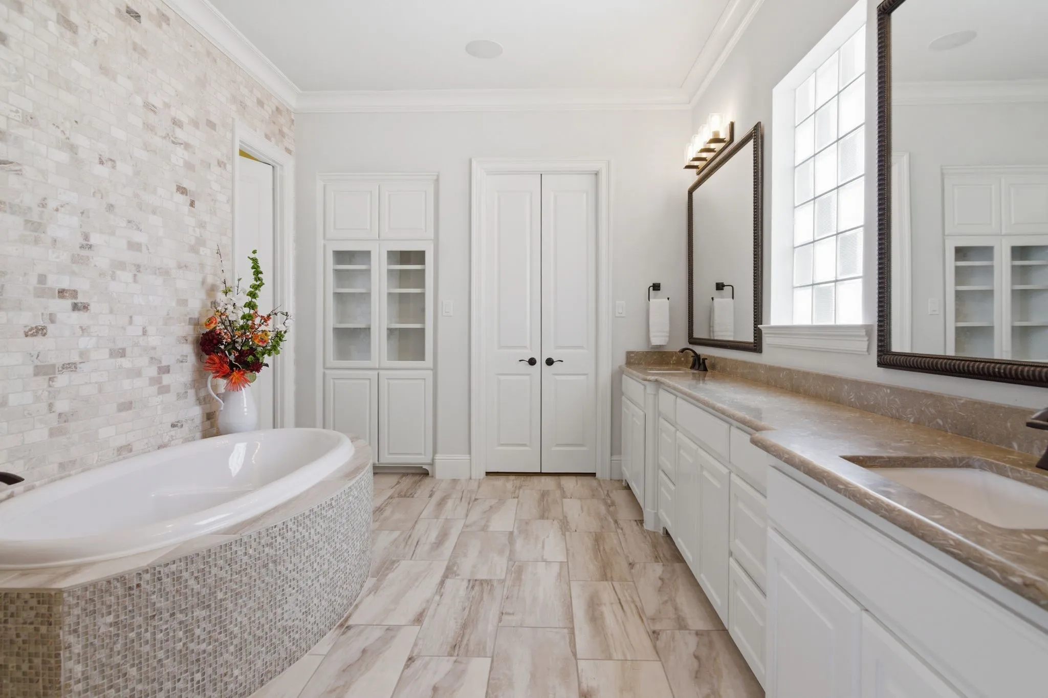 Single Family Residence For Sale in Denton County , 4150 Fallbrook Drive, Frisco, Texas 75033, 4 Bedroom, 4 Bathroom, 3 Garage spaces, 4,227 Sqft, built in 2015, mls#21291379, Real Estate Agent in Frisco, Homes For Sale in Denton county, Homes For Sale in Frisco, Realtor in Frisco Texas, Real Estate Brokerage Independent Realty Texas, Luminita Cordes Realtor