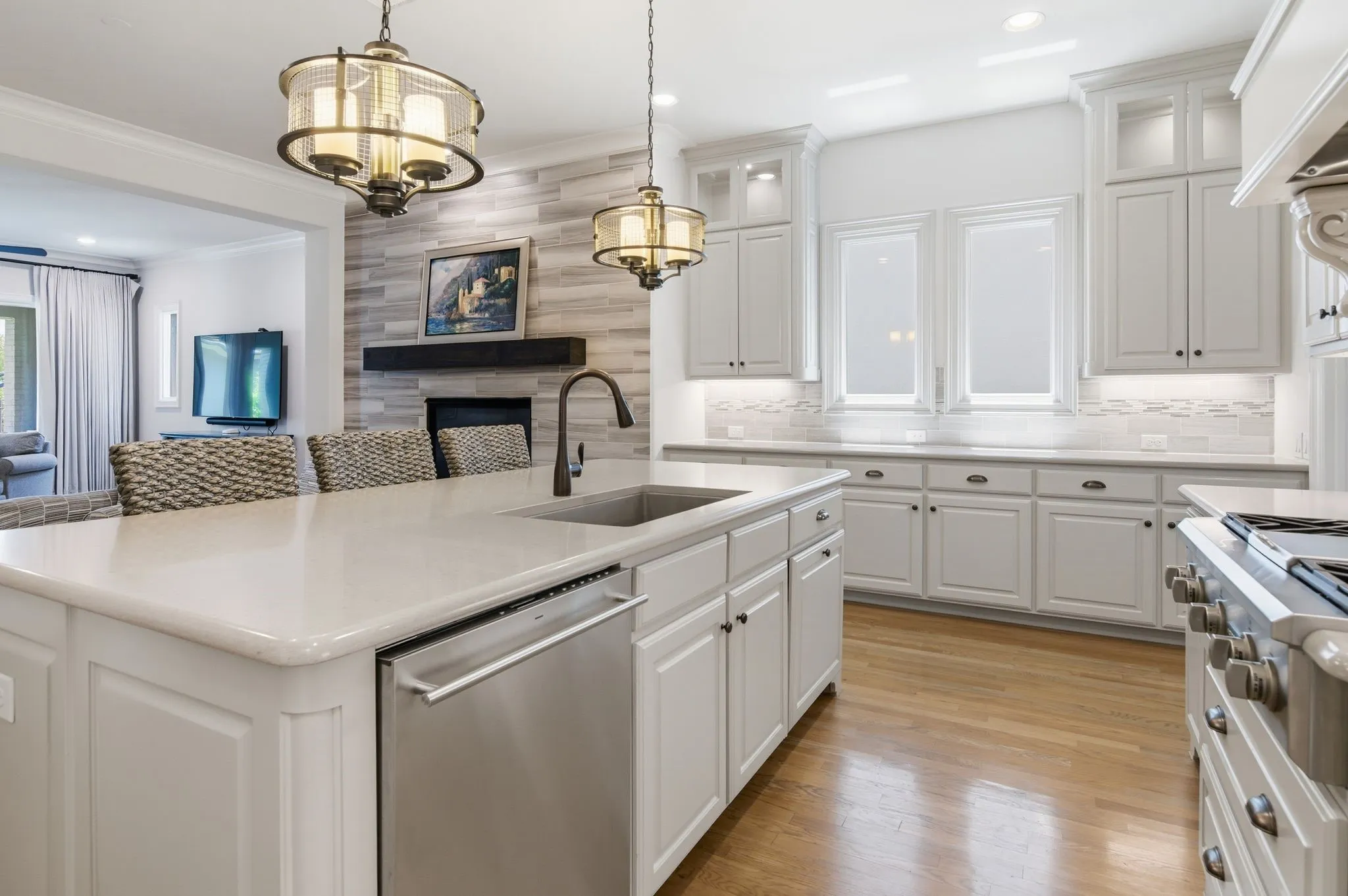 Single Family Residence For Sale in Denton County , 4150 Fallbrook Drive, Frisco, Texas 75033, 4 Bedroom, 4 Bathroom, 3 Garage spaces, 4,227 Sqft, built in 2015, mls#21291379, Real Estate Agent in Frisco, Homes For Sale in Denton county, Homes For Sale in Frisco, Realtor in Frisco Texas, Real Estate Brokerage Independent Realty Texas, Luminita Cordes Realtor