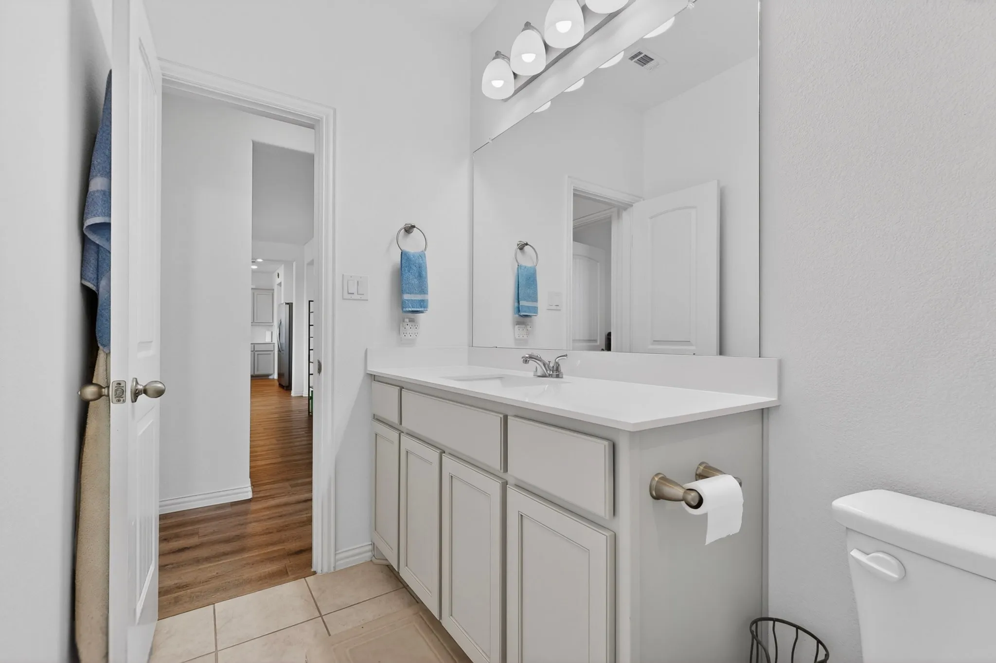 Single Family Residence For Sale in Kaufman County , 2721 Burr Oak Road, Oak Ridge, Texas 75161, 3 Bedroom, 2 Bathroom, 5 Garage spaces, 2,034 Sqft, built in 2022, mls#21297272, Real Estate Agent in Oak Ridge, Homes For Sale in Kaufman county, Homes For Sale in Oak Ridge, Realtor in Oak Ridge Texas, Real Estate Brokerage Independent Realty Texas, Luminita Cordes Realtor