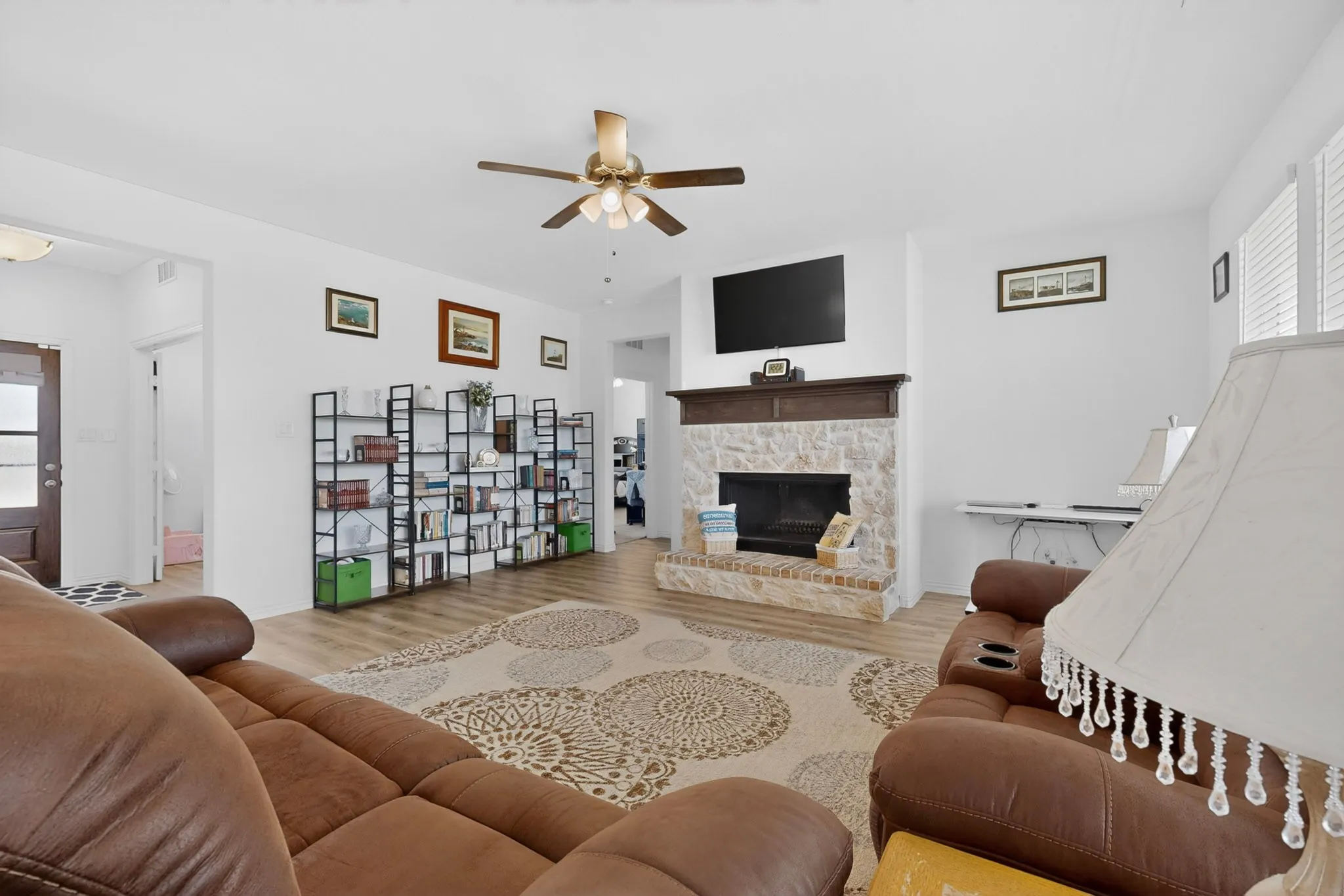 Single Family Residence For Sale in Kaufman County , 2721 Burr Oak Road, Oak Ridge, Texas 75161, 3 Bedroom, 2 Bathroom, 5 Garage spaces, 2,034 Sqft, built in 2022, mls#21297272, Real Estate Agent in Oak Ridge, Homes For Sale in Kaufman county, Homes For Sale in Oak Ridge, Realtor in Oak Ridge Texas, Real Estate Brokerage Independent Realty Texas, Luminita Cordes Realtor