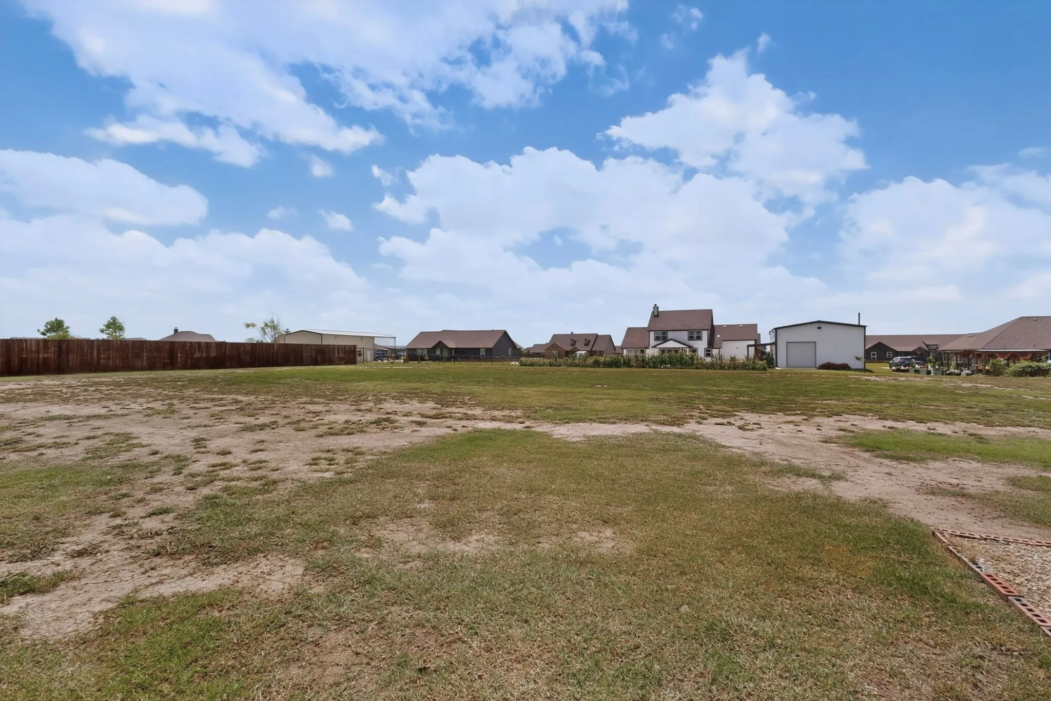 Single Family Residence For Sale in Kaufman County , 2721 Burr Oak Road, Oak Ridge, Texas 75161, 3 Bedroom, 2 Bathroom, 5 Garage spaces, 2,034 Sqft, built in 2022, mls#21297272, Real Estate Agent in Oak Ridge, Homes For Sale in Kaufman county, Homes For Sale in Oak Ridge, Realtor in Oak Ridge Texas, Real Estate Brokerage Independent Realty Texas, Luminita Cordes Realtor