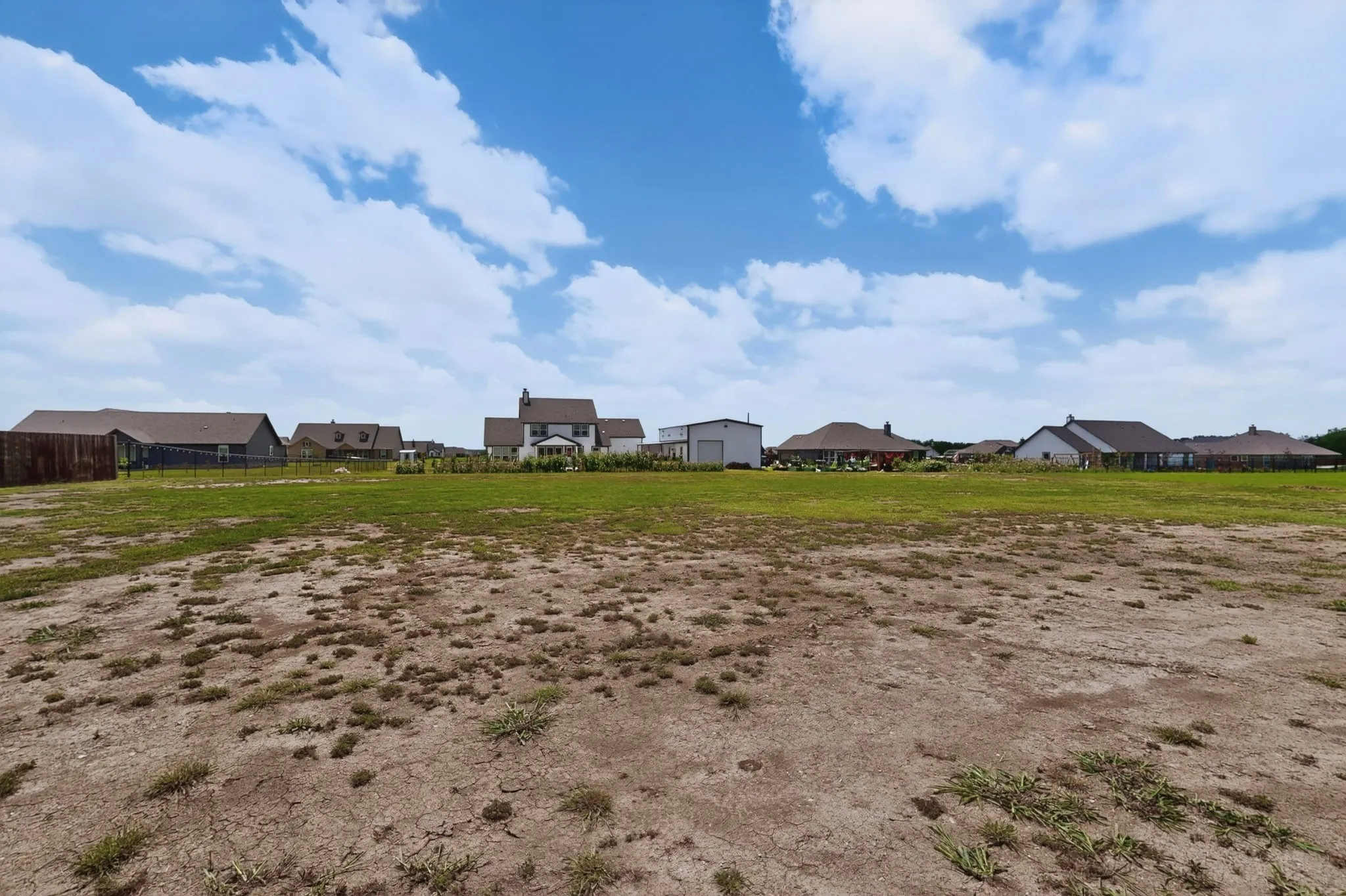 Single Family Residence For Sale in Kaufman County , 2721 Burr Oak Road, Oak Ridge, Texas 75161, 3 Bedroom, 2 Bathroom, 5 Garage spaces, 2,034 Sqft, built in 2022, mls#21297272, Real Estate Agent in Oak Ridge, Homes For Sale in Kaufman county, Homes For Sale in Oak Ridge, Realtor in Oak Ridge Texas, Real Estate Brokerage Independent Realty Texas, Luminita Cordes Realtor