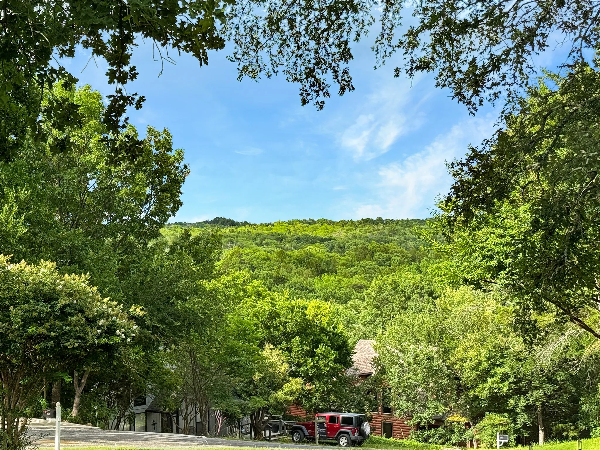 Single Family Residence For Sale in Grayson County , 286 Lakewood Lane, Pottsboro, Texas 75076, 3 Bedroom, 2 Bathroom, Garage spaces, 1,287 Sqft, built in 1969, mls#21297122, Real Estate Agent in Pottsboro, Homes For Sale in Grayson county, Homes For Sale in Pottsboro, Realtor in Pottsboro Texas, Real Estate Brokerage Independent Realty Texas, Luminita Cordes Realtor