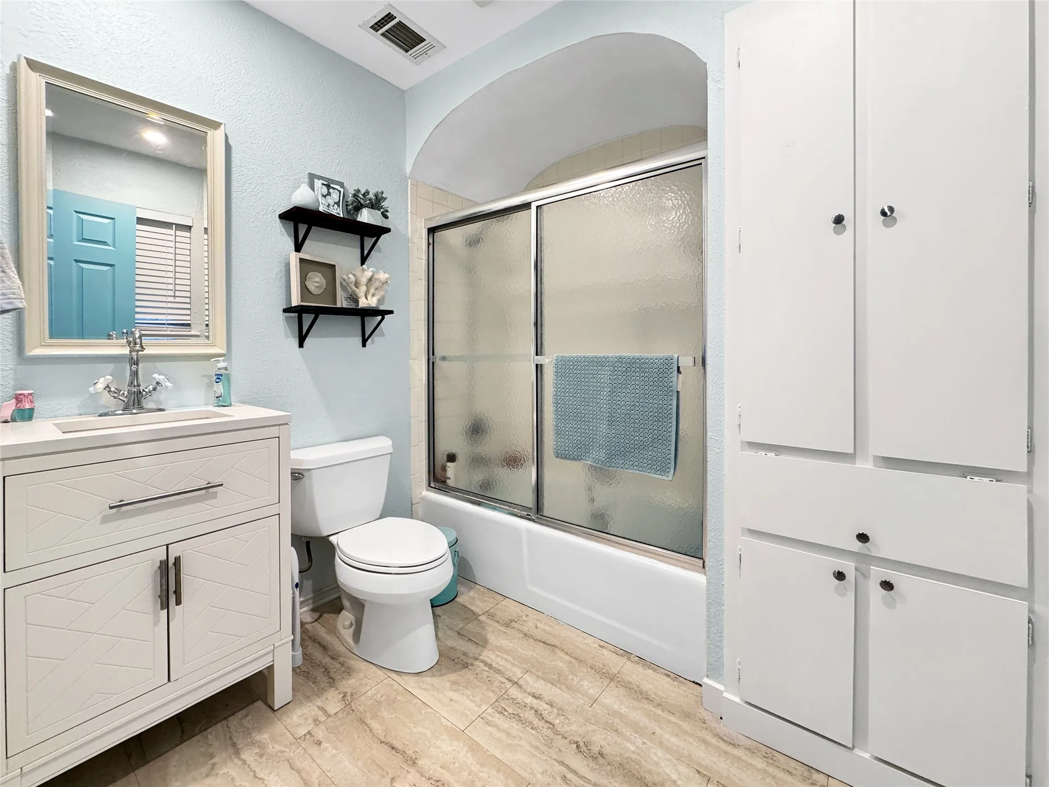 Single Family Residence For Sale in Grayson County , 286 Lakewood Lane, Pottsboro, Texas 75076, 3 Bedroom, 2 Bathroom, Garage spaces, 1,287 Sqft, built in 1969, mls#21297122, Real Estate Agent in Pottsboro, Homes For Sale in Grayson county, Homes For Sale in Pottsboro, Realtor in Pottsboro Texas, Real Estate Brokerage Independent Realty Texas, Luminita Cordes Realtor