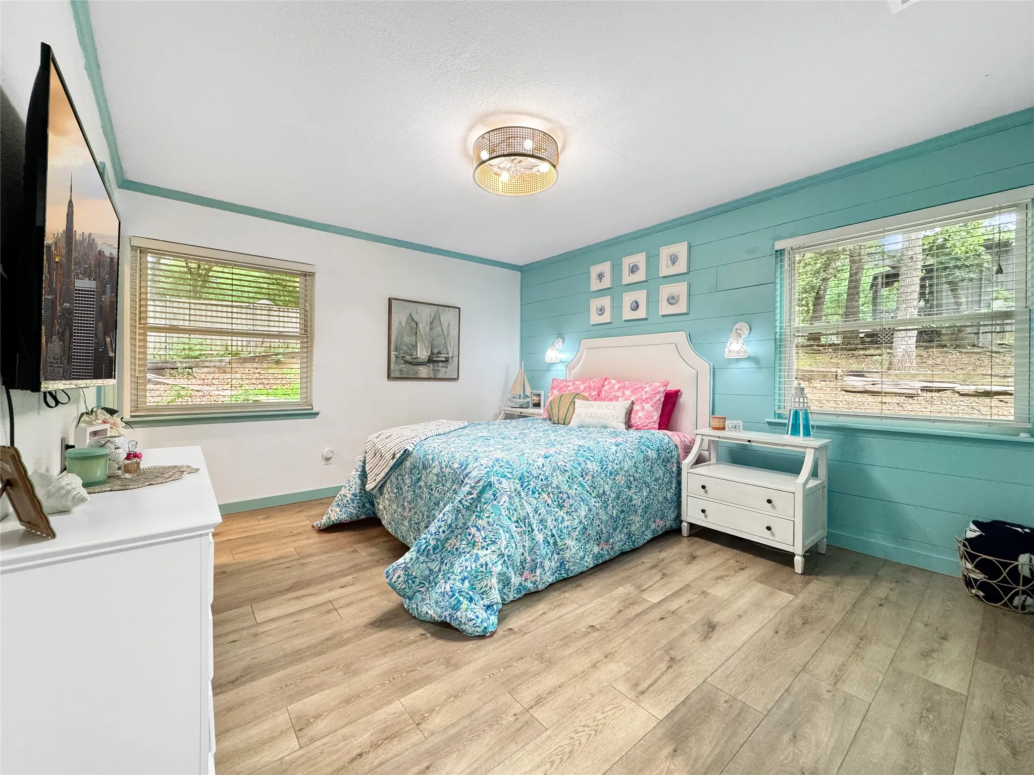 Single Family Residence For Sale in Grayson County , 286 Lakewood Lane, Pottsboro, Texas 75076, 3 Bedroom, 2 Bathroom, Garage spaces, 1,287 Sqft, built in 1969, mls#21297122, Real Estate Agent in Pottsboro, Homes For Sale in Grayson county, Homes For Sale in Pottsboro, Realtor in Pottsboro Texas, Real Estate Brokerage Independent Realty Texas, Luminita Cordes Realtor