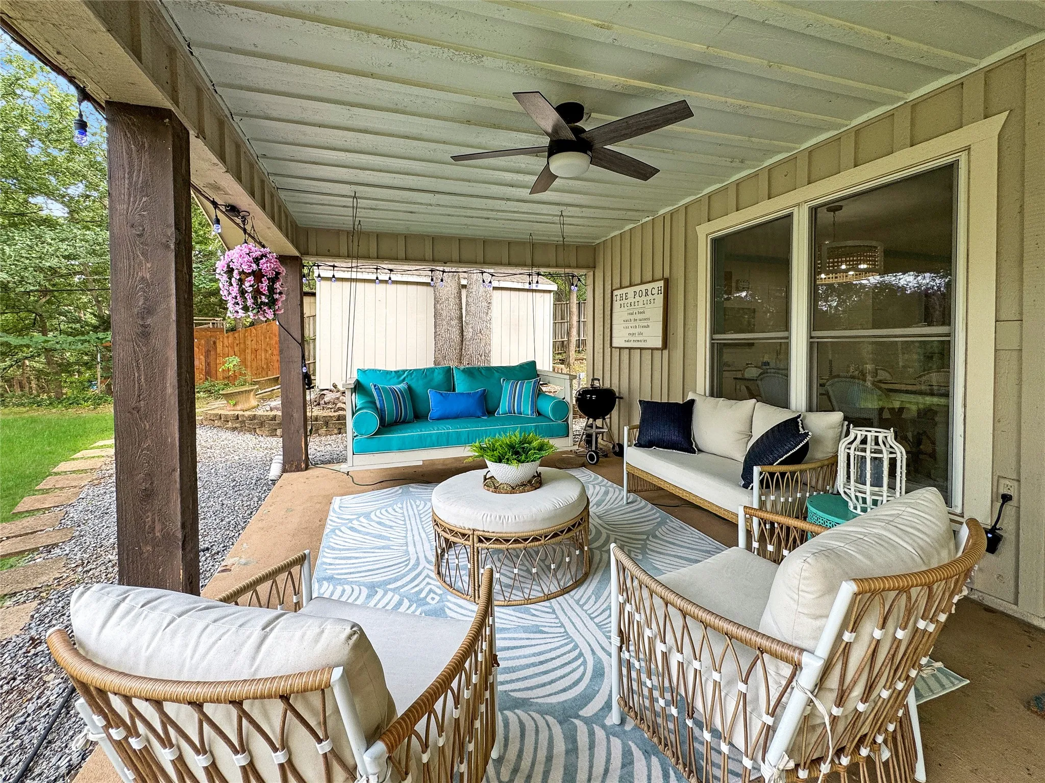 Single Family Residence For Sale in Grayson County , 286 Lakewood Lane, Pottsboro, Texas 75076, 3 Bedroom, 2 Bathroom, Garage spaces, 1,287 Sqft, built in 1969, mls#21297122, Real Estate Agent in Pottsboro, Homes For Sale in Grayson county, Homes For Sale in Pottsboro, Realtor in Pottsboro Texas, Real Estate Brokerage Independent Realty Texas, Luminita Cordes Realtor