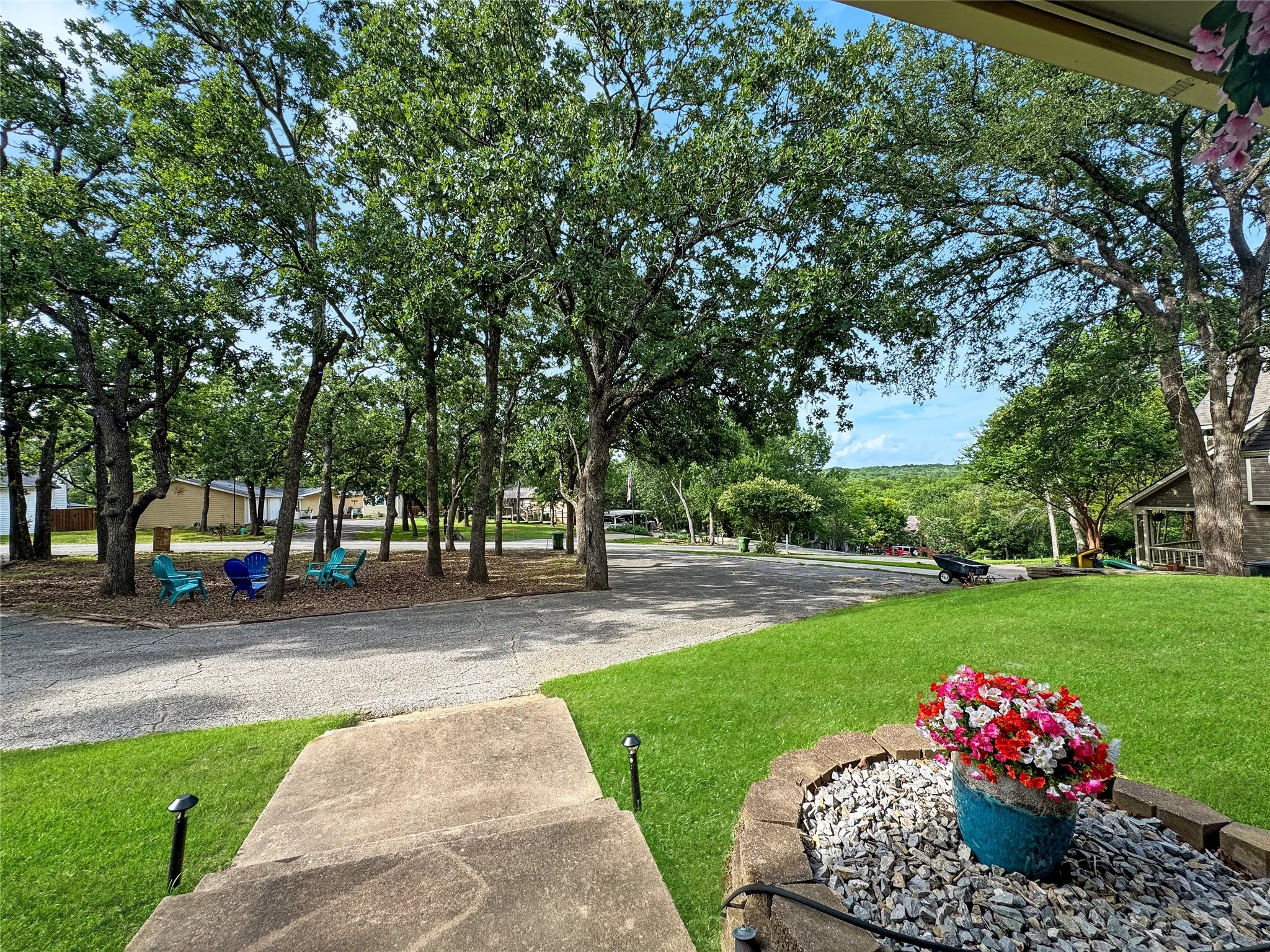 Single Family Residence For Sale in Grayson County , 286 Lakewood Lane, Pottsboro, Texas 75076, 3 Bedroom, 2 Bathroom, Garage spaces, 1,287 Sqft, built in 1969, mls#21297122, Real Estate Agent in Pottsboro, Homes For Sale in Grayson county, Homes For Sale in Pottsboro, Realtor in Pottsboro Texas, Real Estate Brokerage Independent Realty Texas, Luminita Cordes Realtor