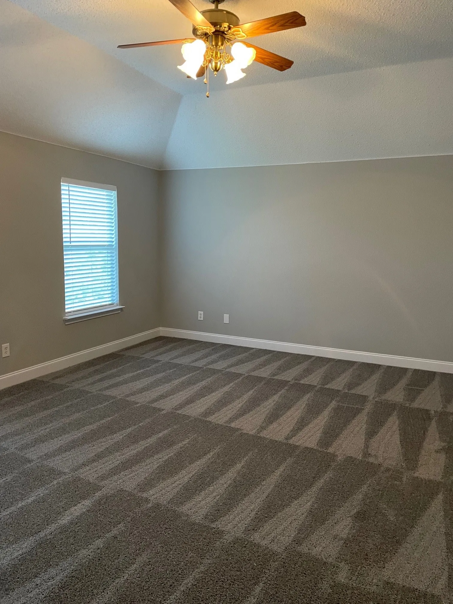 Single Family Residence For Rent in Collin County , 8007 Galley Street, Frisco, Texas 75035, 3 Bedroom, 3 Bathroom, 2 Garage spaces, 2,148 Sqft, built in 1998, mls#21297286, Real Estate Agent in Frisco, Homes For Rent in Collin county, Homes For Rent in Frisco, Realtor in Frisco Texas, Real Estate Brokerage Independent Realty Texas, Luminita Cordes Realtor