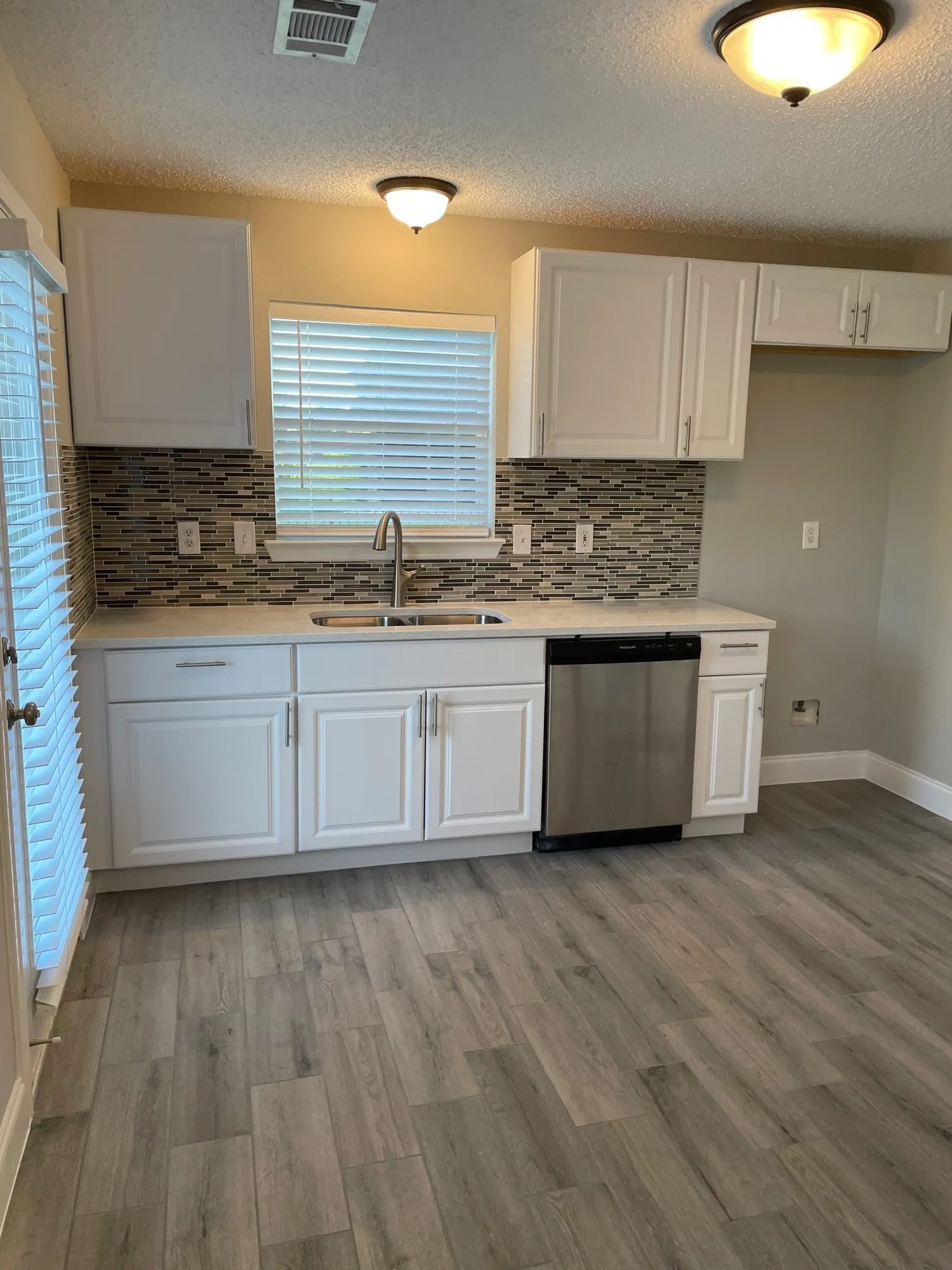 Single Family Residence For Rent in Collin County , 8007 Galley Street, Frisco, Texas 75035, 3 Bedroom, 3 Bathroom, 2 Garage spaces, 2,148 Sqft, built in 1998, mls#21297286, Real Estate Agent in Frisco, Homes For Rent in Collin county, Homes For Rent in Frisco, Realtor in Frisco Texas, Real Estate Brokerage Independent Realty Texas, Luminita Cordes Realtor