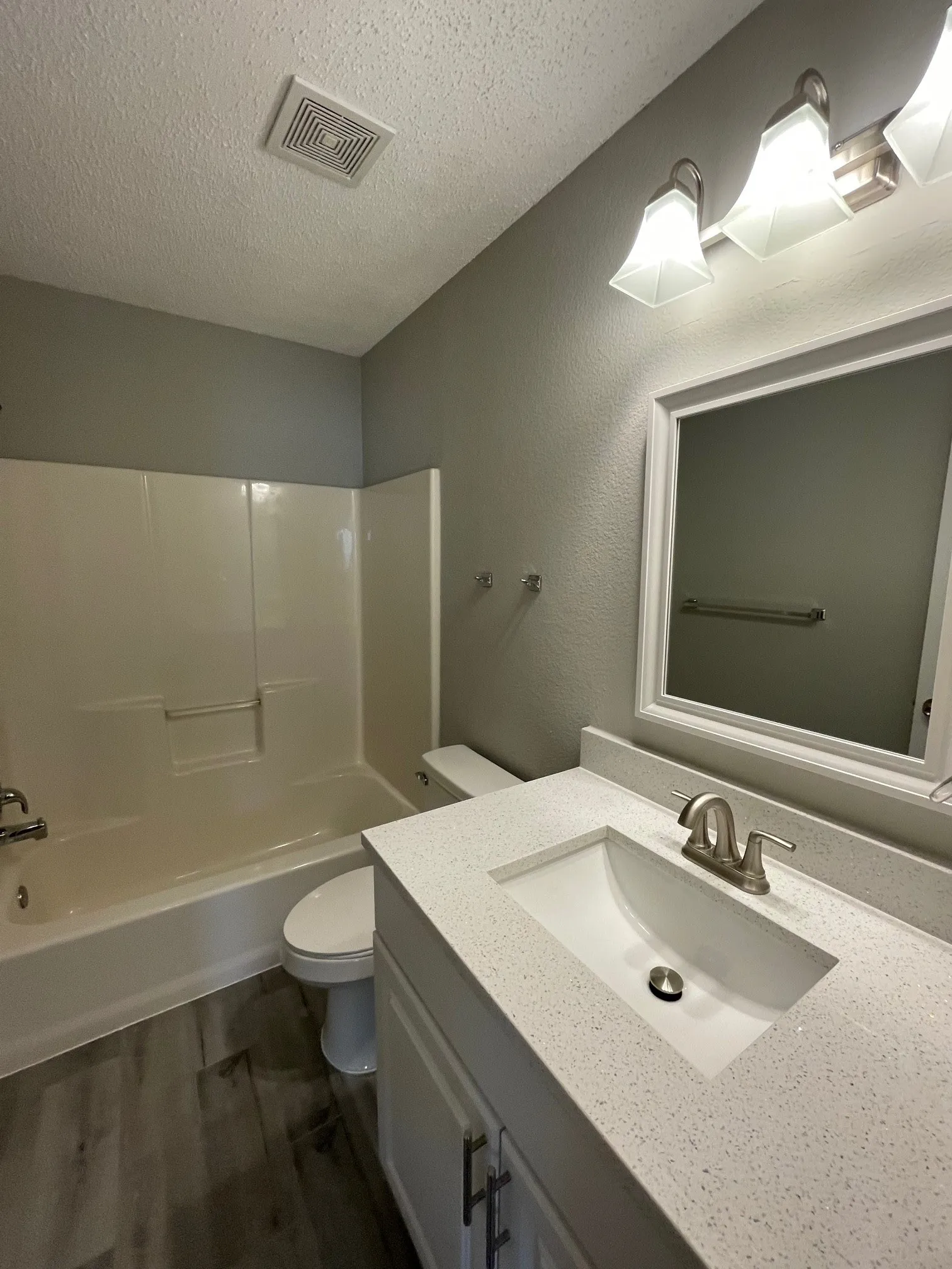 Single Family Residence For Rent in Collin County , 8007 Galley Street, Frisco, Texas 75035, 3 Bedroom, 3 Bathroom, 2 Garage spaces, 2,148 Sqft, built in 1998, mls#21297286, Real Estate Agent in Frisco, Homes For Rent in Collin county, Homes For Rent in Frisco, Realtor in Frisco Texas, Real Estate Brokerage Independent Realty Texas, Luminita Cordes Realtor