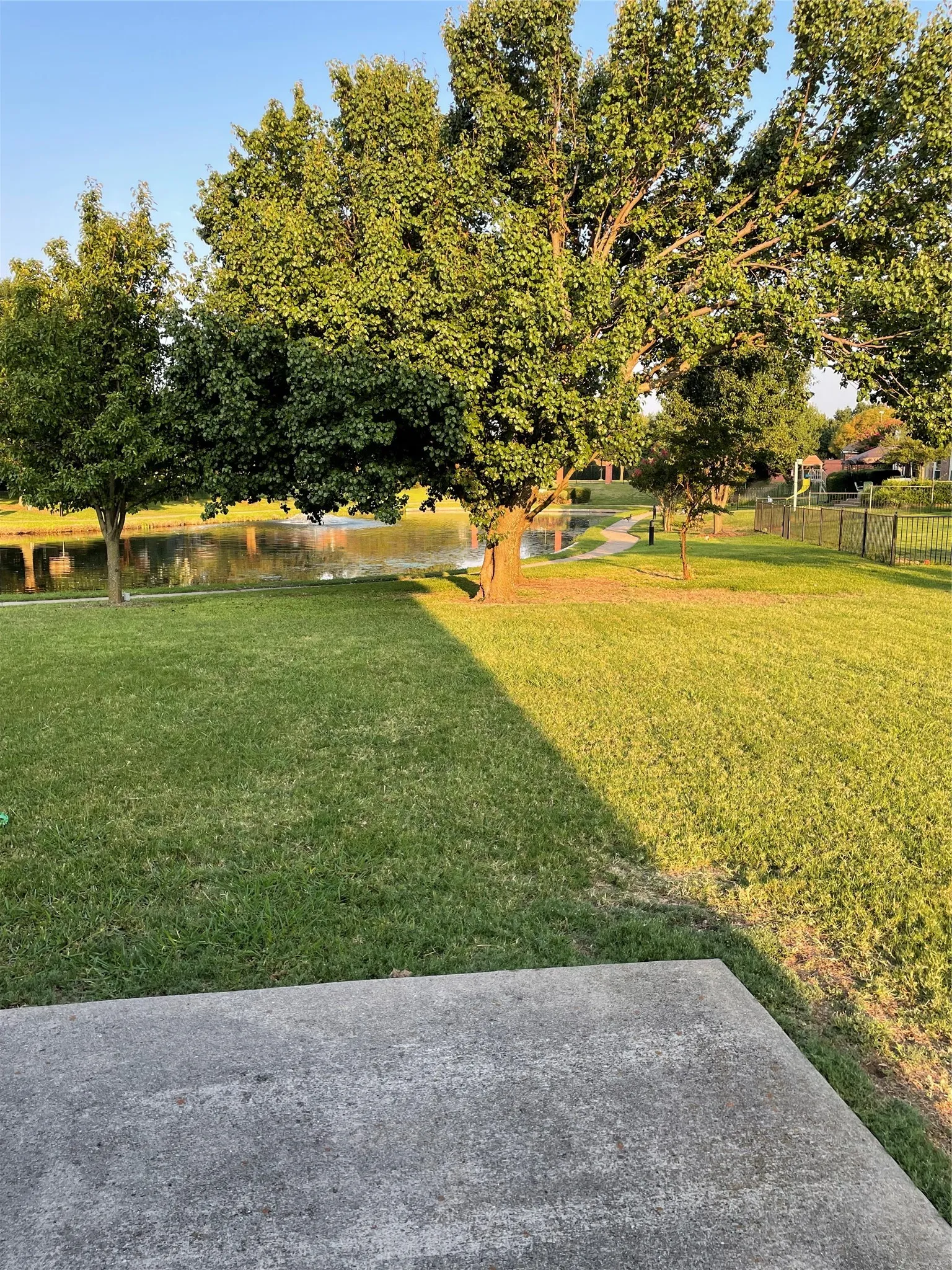 Single Family Residence For Rent in Collin County , 8007 Galley Street, Frisco, Texas 75035, 3 Bedroom, 3 Bathroom, 2 Garage spaces, 2,148 Sqft, built in 1998, mls#21297286, Real Estate Agent in Frisco, Homes For Rent in Collin county, Homes For Rent in Frisco, Realtor in Frisco Texas, Real Estate Brokerage Independent Realty Texas, Luminita Cordes Realtor