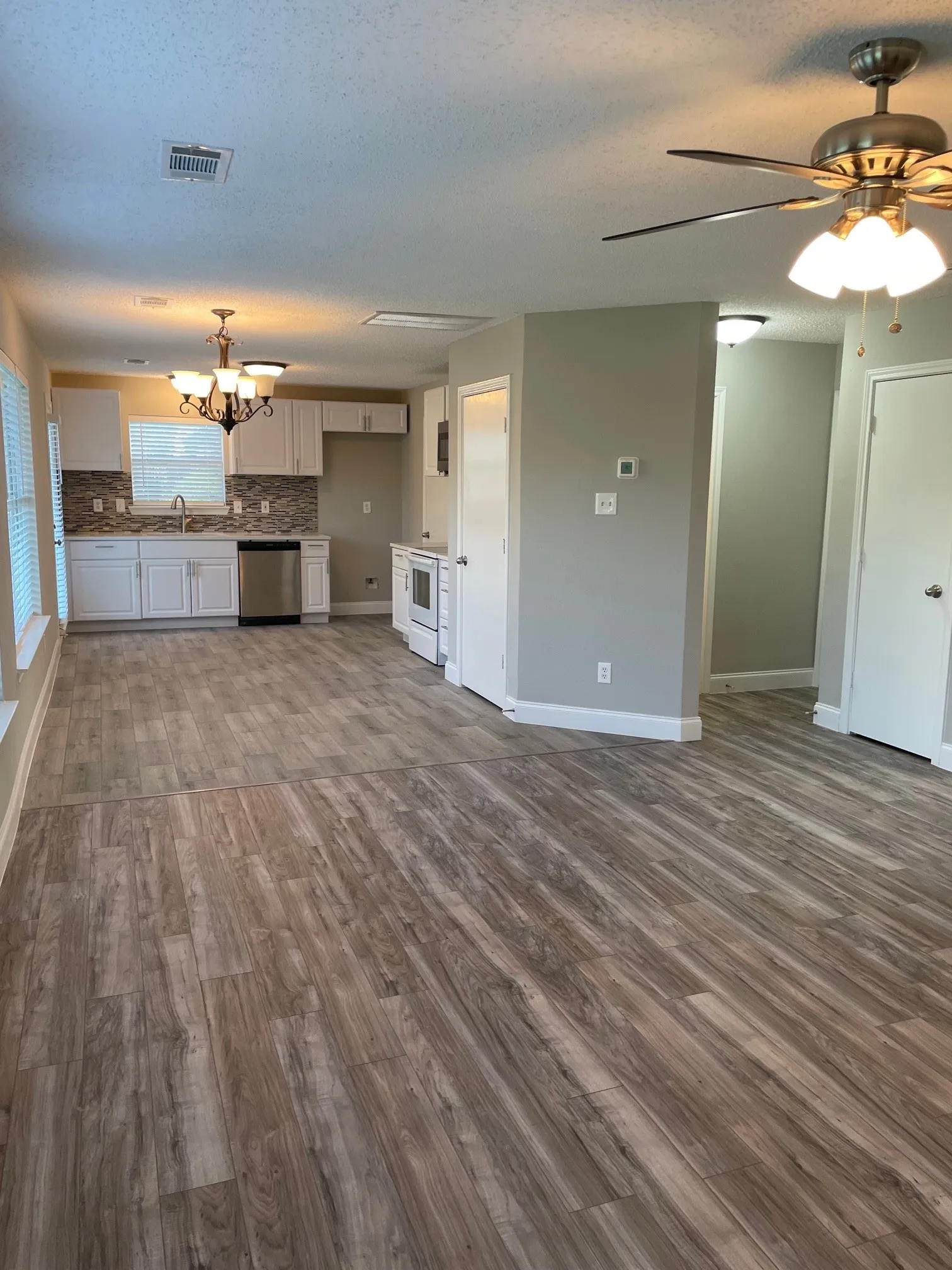 Single Family Residence For Rent in Collin County , 8007 Galley Street, Frisco, Texas 75035, 3 Bedroom, 3 Bathroom, 2 Garage spaces, 2,148 Sqft, built in 1998, mls#21297286, Real Estate Agent in Frisco, Homes For Rent in Collin county, Homes For Rent in Frisco, Realtor in Frisco Texas, Real Estate Brokerage Independent Realty Texas, Luminita Cordes Realtor
