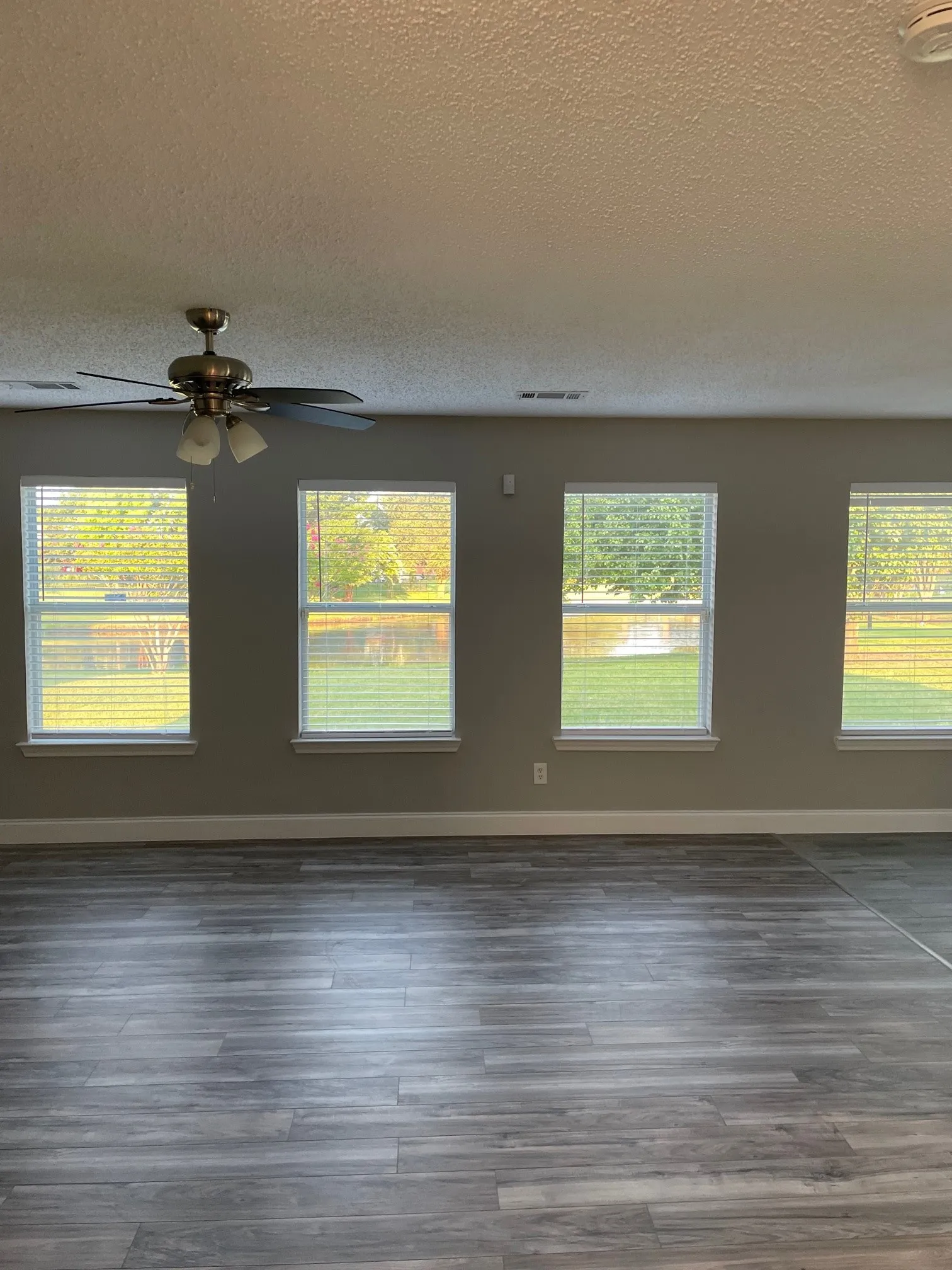 Single Family Residence For Rent in Collin County , 8007 Galley Street, Frisco, Texas 75035, 3 Bedroom, 3 Bathroom, 2 Garage spaces, 2,148 Sqft, built in 1998, mls#21297286, Real Estate Agent in Frisco, Homes For Rent in Collin county, Homes For Rent in Frisco, Realtor in Frisco Texas, Real Estate Brokerage Independent Realty Texas, Luminita Cordes Realtor