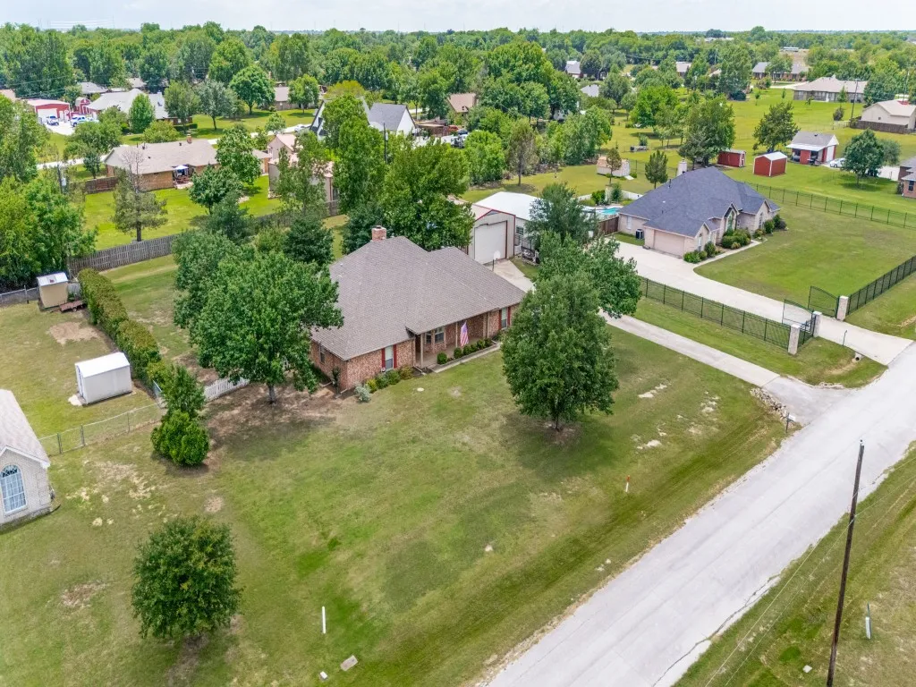Single Family Residence For Sale in Denton County , 511 N Hardeman Circle, Justin, Texas 76247, 4 Bedroom, 3 Bathroom, 2 Garage spaces, 2,555 Sqft, built in 1996, mls#21297228, Real Estate Agent in Justin, Homes For Sale in Denton county, Homes For Sale in Justin, Realtor in Justin Texas, Real Estate Brokerage Independent Realty Texas, Luminita Cordes Realtor