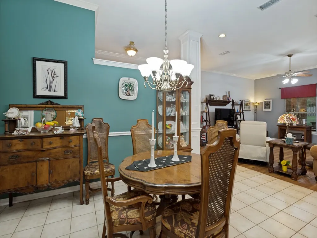 Single Family Residence For Sale in Denton County , 511 N Hardeman Circle, Justin, Texas 76247, 4 Bedroom, 3 Bathroom, 2 Garage spaces, 2,555 Sqft, built in 1996, mls#21297228, Real Estate Agent in Justin, Homes For Sale in Denton county, Homes For Sale in Justin, Realtor in Justin Texas, Real Estate Brokerage Independent Realty Texas, Luminita Cordes Realtor