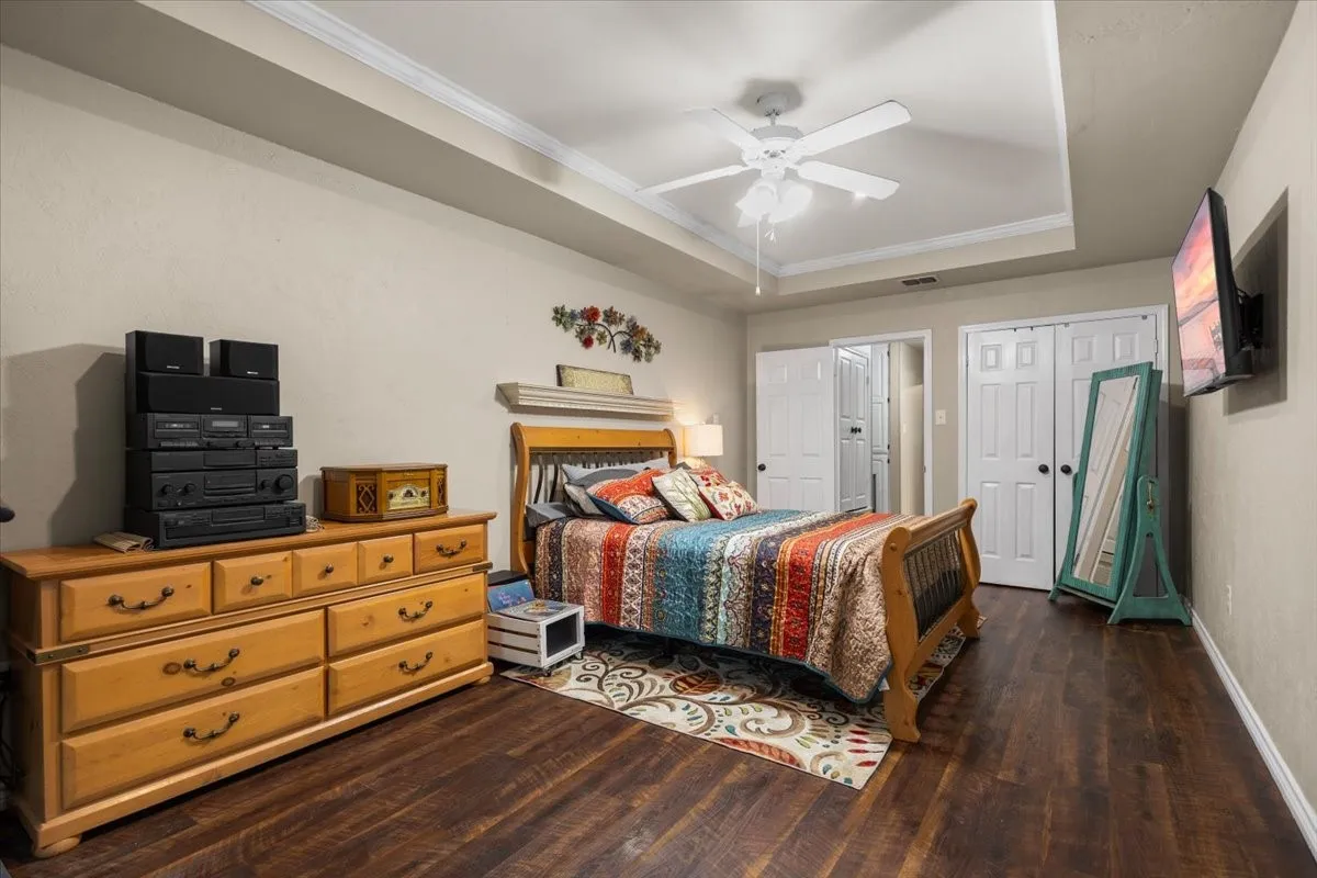 Single Family Residence For Sale in Smith County , 226 Pinewood Lane, Hideaway, Texas 75771, 4 Bedroom, 3 Bathroom, 2 Garage spaces, 2,423 Sqft, built in 1986, mls#21297282, Real Estate Agent in Hideaway, Homes For Sale in Smith county, Homes For Sale in Hideaway, Realtor in Hideaway Texas, Real Estate Brokerage Independent Realty Texas, Luminita Cordes Realtor
