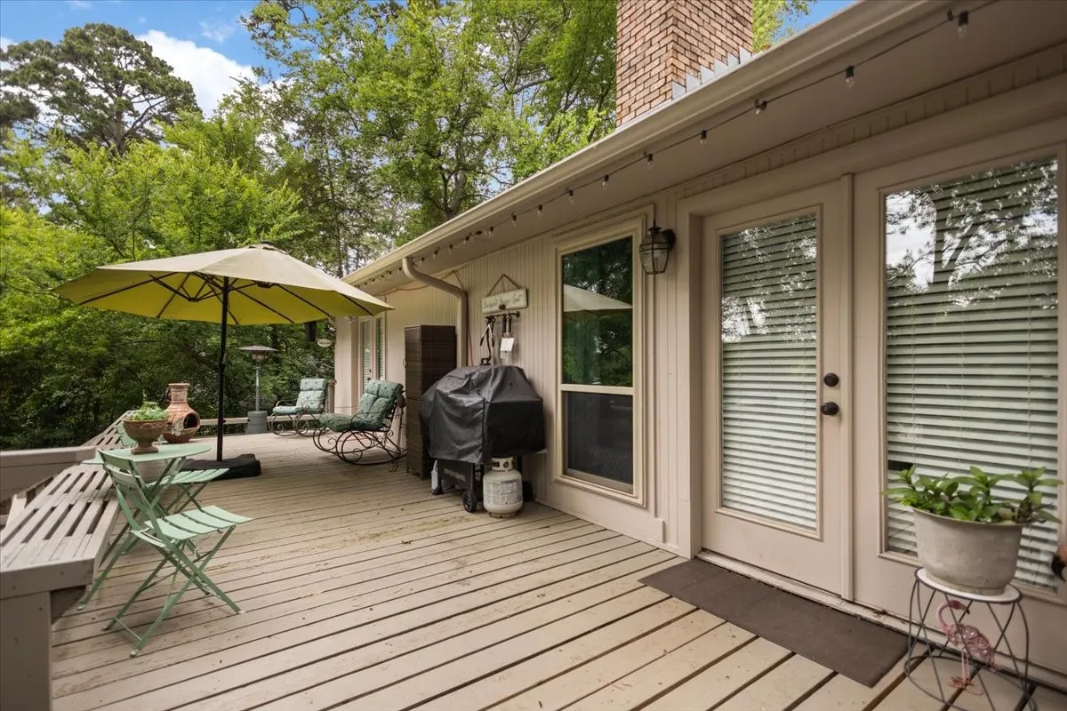 Single Family Residence For Sale in Smith County , 226 Pinewood Lane, Hideaway, Texas 75771, 4 Bedroom, 3 Bathroom, 2 Garage spaces, 2,423 Sqft, built in 1986, mls#21297282, Real Estate Agent in Hideaway, Homes For Sale in Smith county, Homes For Sale in Hideaway, Realtor in Hideaway Texas, Real Estate Brokerage Independent Realty Texas, Luminita Cordes Realtor