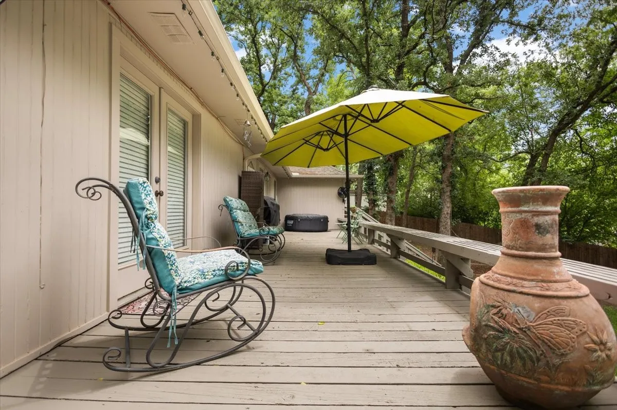 Single Family Residence For Sale in Smith County , 226 Pinewood Lane, Hideaway, Texas 75771, 4 Bedroom, 3 Bathroom, 2 Garage spaces, 2,423 Sqft, built in 1986, mls#21297282, Real Estate Agent in Hideaway, Homes For Sale in Smith county, Homes For Sale in Hideaway, Realtor in Hideaway Texas, Real Estate Brokerage Independent Realty Texas, Luminita Cordes Realtor