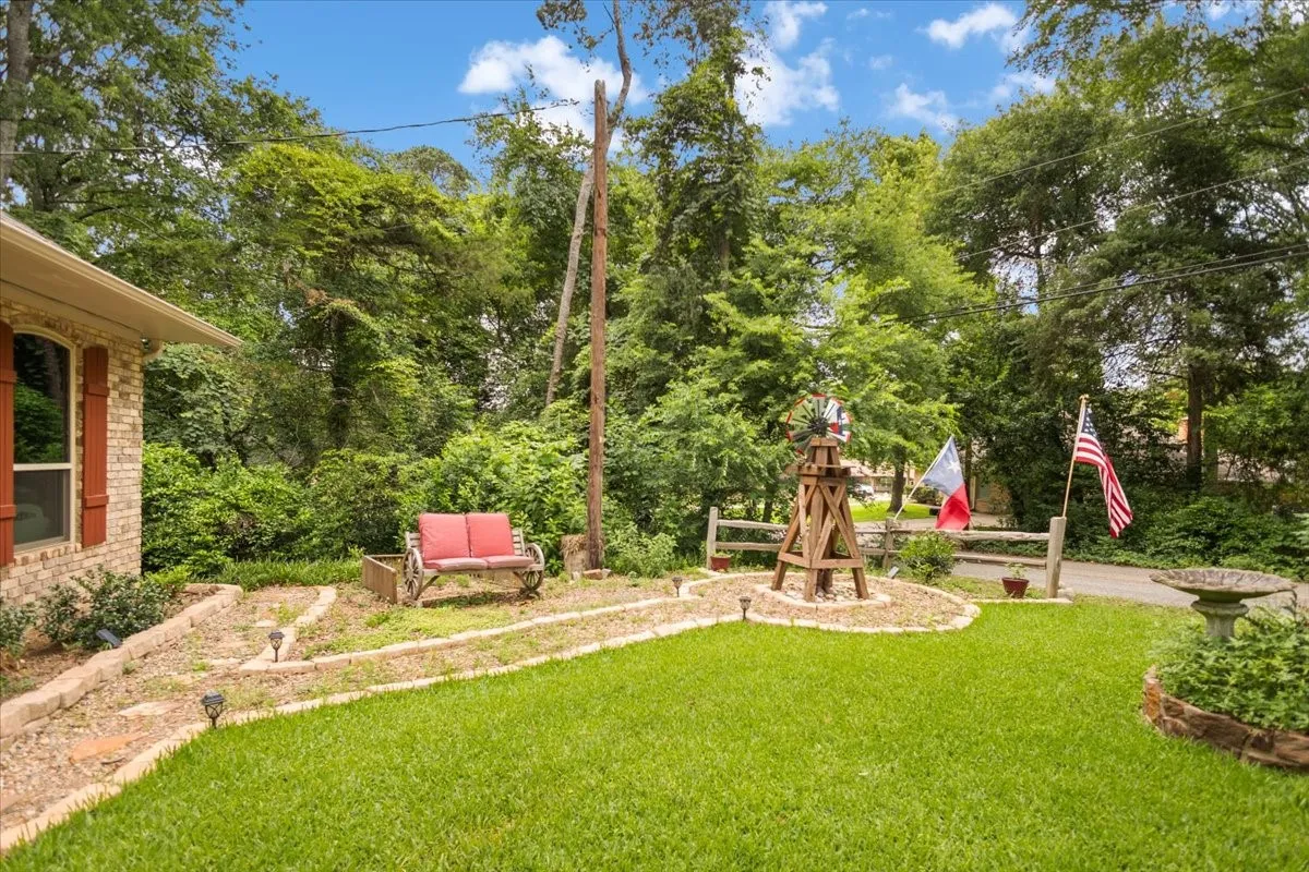 Single Family Residence For Sale in Smith County , 226 Pinewood Lane, Hideaway, Texas 75771, 4 Bedroom, 3 Bathroom, 2 Garage spaces, 2,423 Sqft, built in 1986, mls#21297282, Real Estate Agent in Hideaway, Homes For Sale in Smith county, Homes For Sale in Hideaway, Realtor in Hideaway Texas, Real Estate Brokerage Independent Realty Texas, Luminita Cordes Realtor