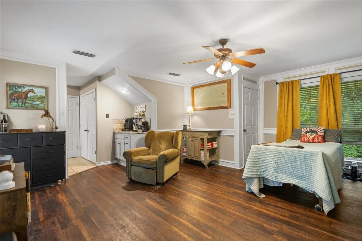 Single Family Residence For Sale in Smith County , 226 Pinewood Lane, Hideaway, Texas 75771, 4 Bedroom, 3 Bathroom, 2 Garage spaces, 2,423 Sqft, built in 1986, mls#21297282, Real Estate Agent in Hideaway, Homes For Sale in Smith county, Homes For Sale in Hideaway, Realtor in Hideaway Texas, Real Estate Brokerage Independent Realty Texas, Luminita Cordes Realtor