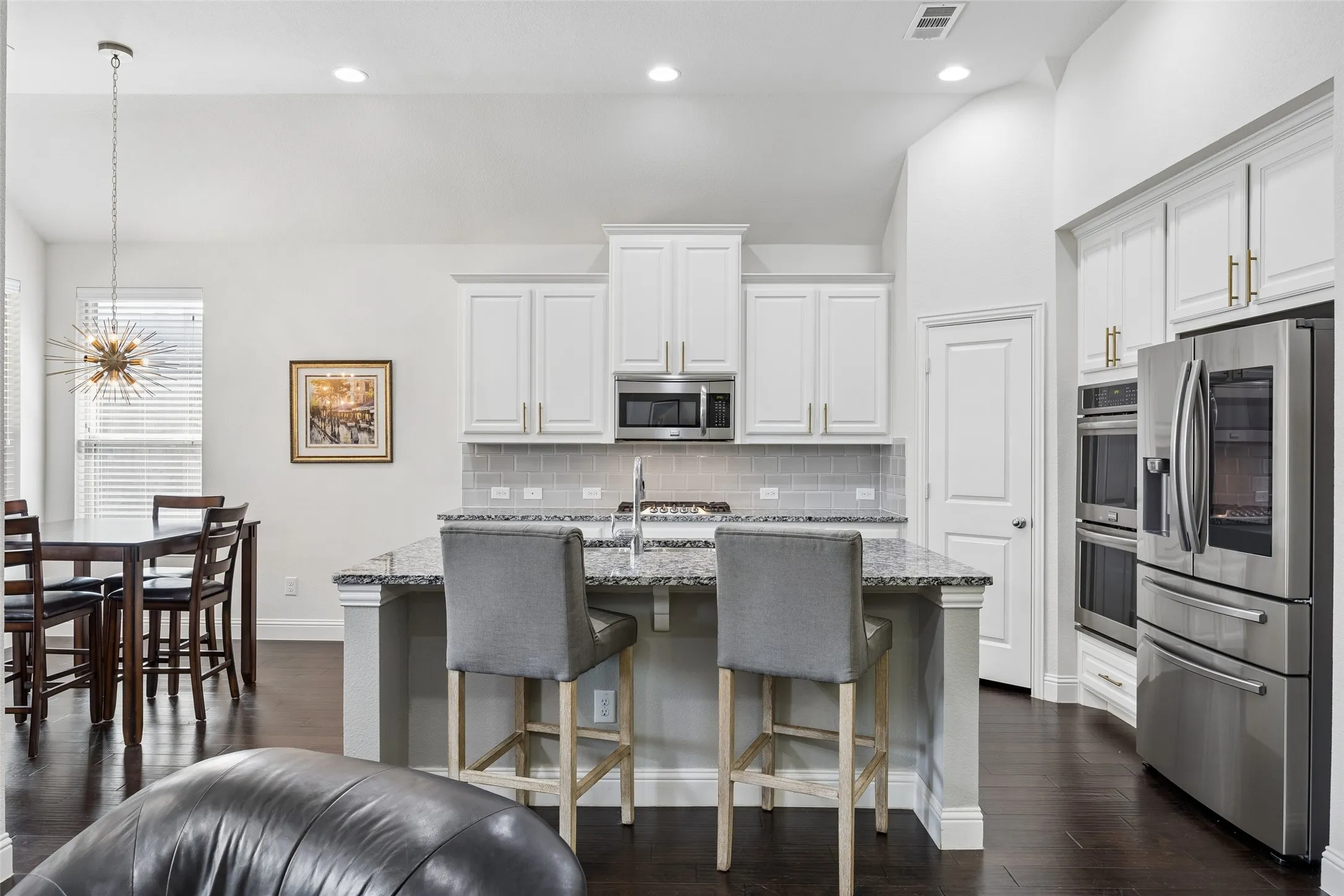 Single Family Residence For Sale in Denton County , 15813 High Line Drive, Prosper, Texas 75078, 4 Bedroom, 3 Bathroom, 2 Garage spaces, 2,238 Sqft, built in 2016, mls#21297154, Real Estate Agent in Prosper, Homes For Sale in Denton county, Homes For Sale in Prosper, Realtor in Prosper Texas, Real Estate Brokerage Independent Realty Texas, Luminita Cordes Realtor